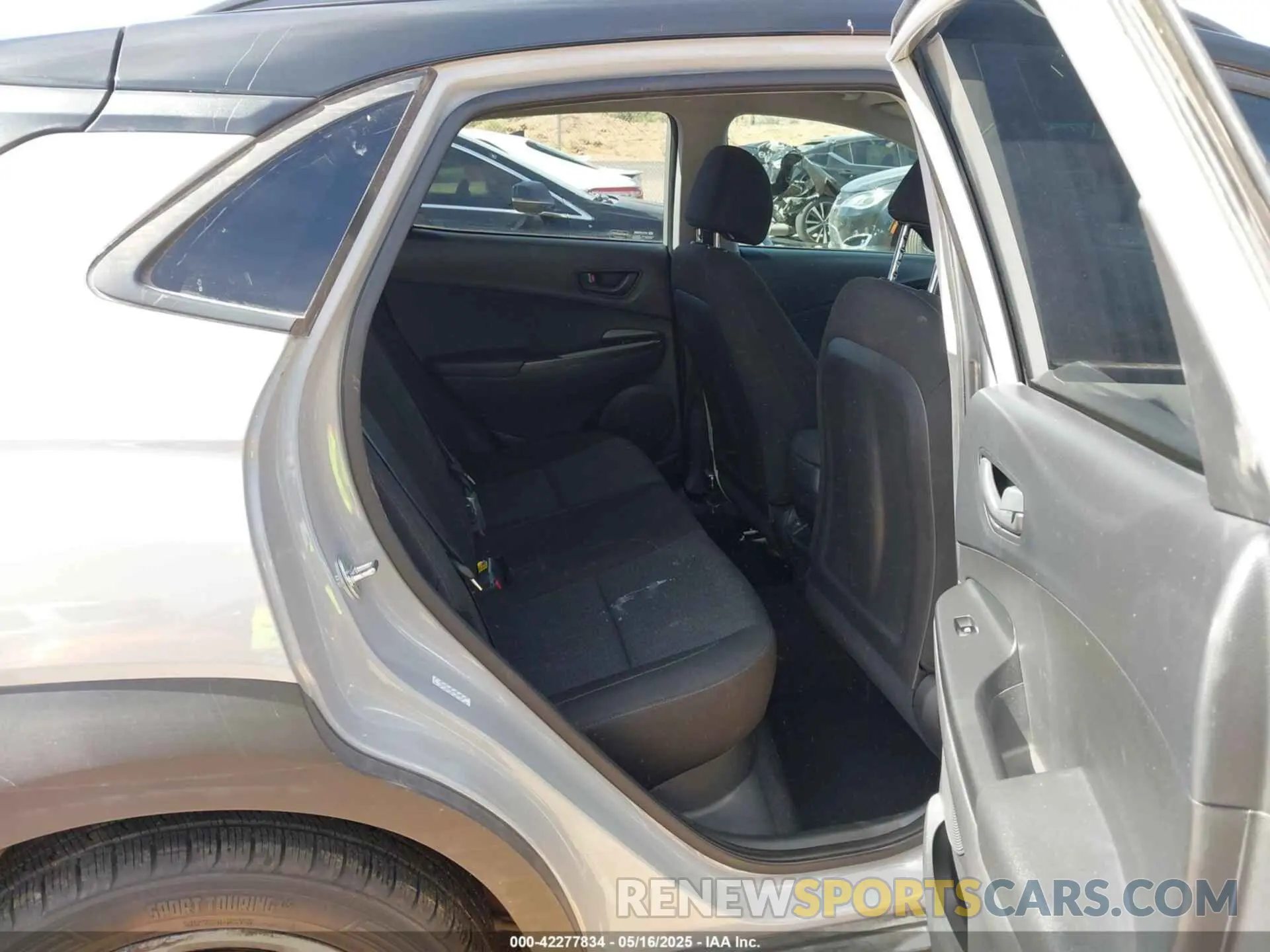 8 fotografías del automóvil dañado KM8K62AB6PU956648 HYUNDAI KONA 2023