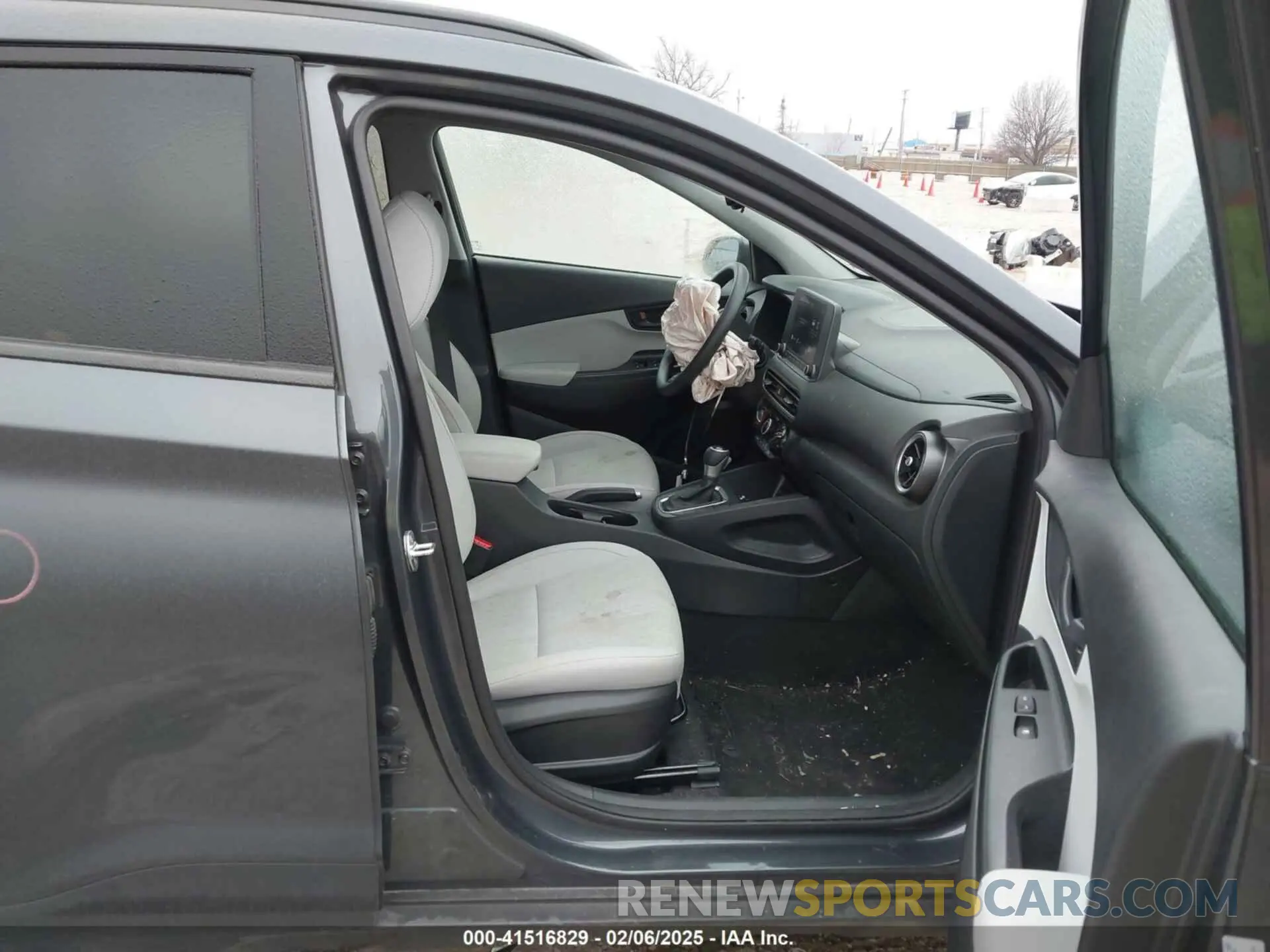 5 fotografías del automóvil dañado KM8K62AB8PU936451 HYUNDAI KONA 2023
