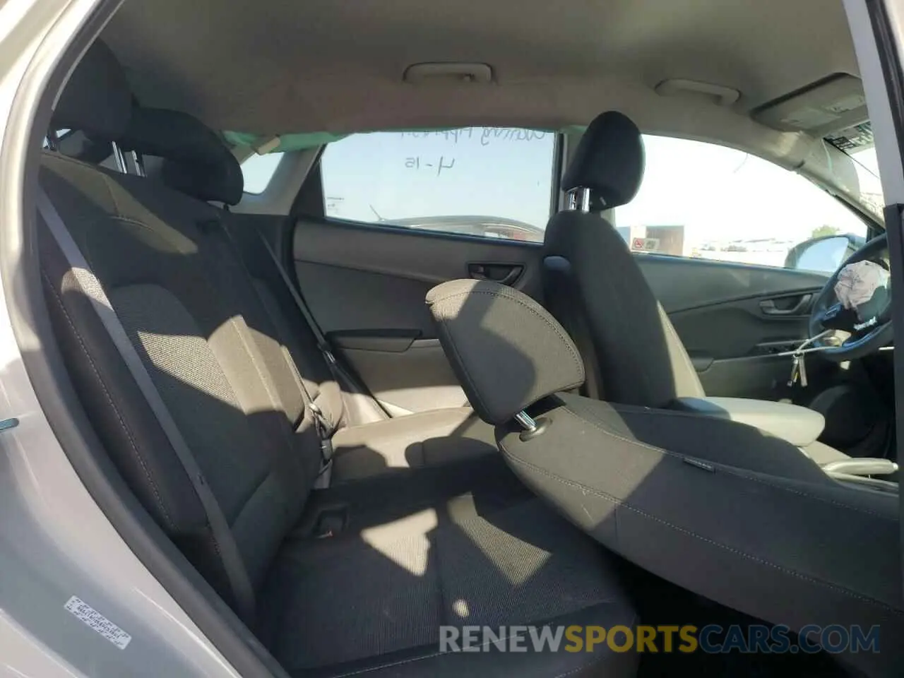 11 fotografías del automóvil dañado KM8K62AB9PU017980 HYUNDAI KONA 2023