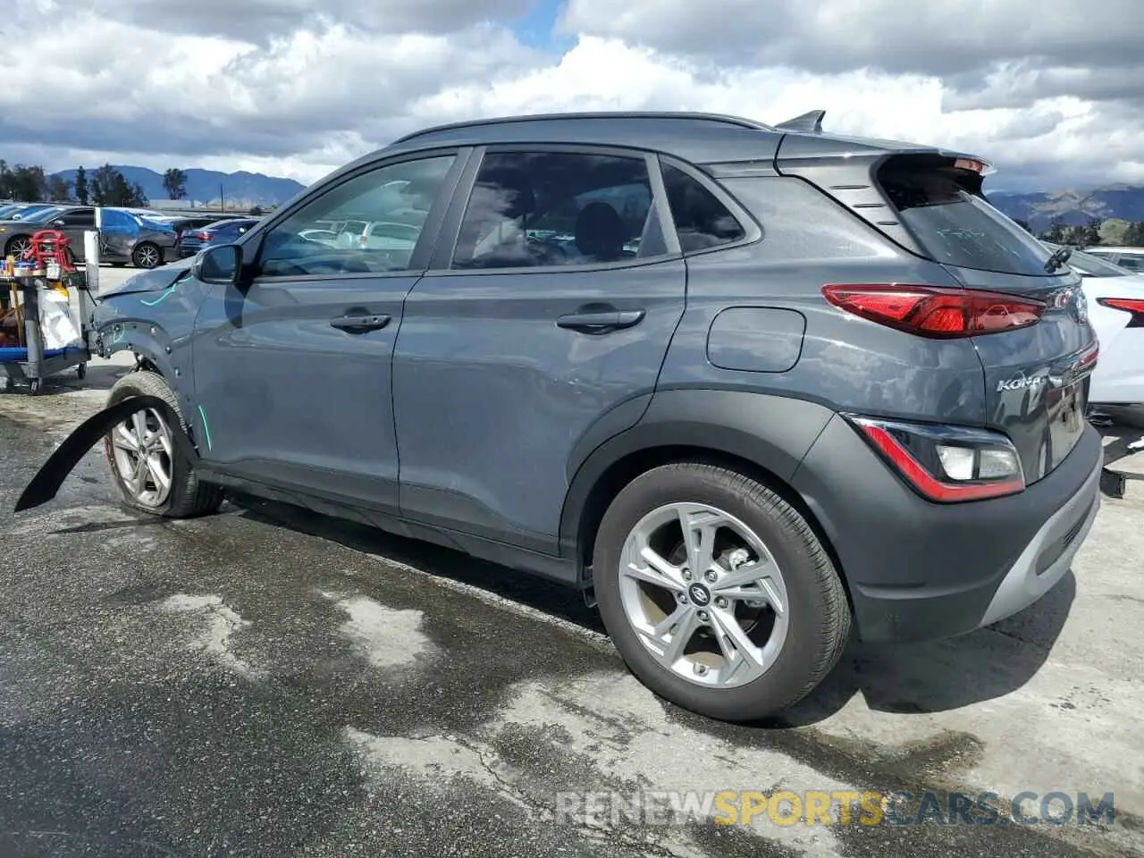 2 fotografías del automóvil dañado KM8K62ABXPU059090 HYUNDAI KONA 2023