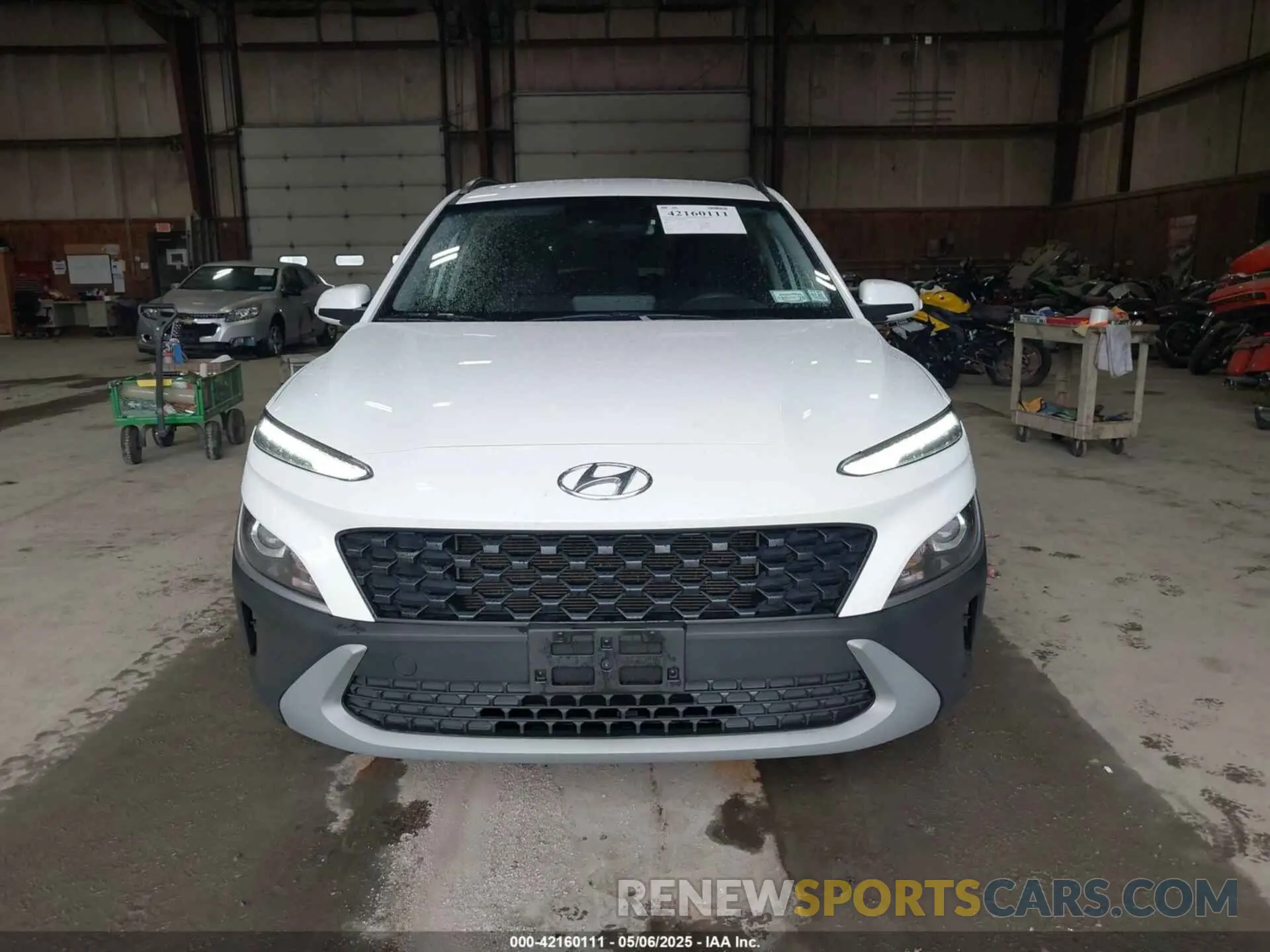 13 fotografías del automóvil dañado KM8K6CAB0PU954853 HYUNDAI KONA 2023