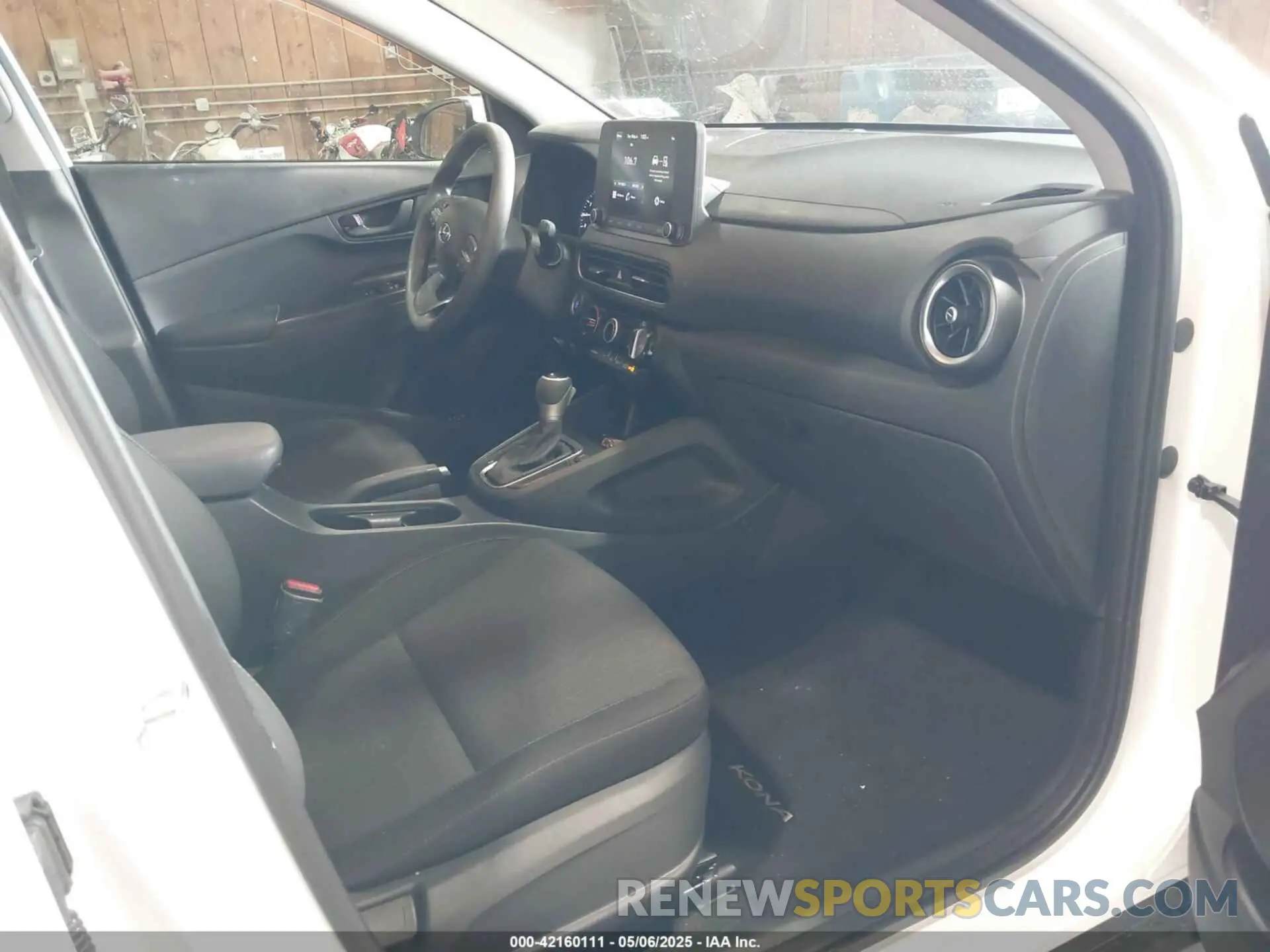 5 fotografías del automóvil dañado KM8K6CAB0PU954853 HYUNDAI KONA 2023