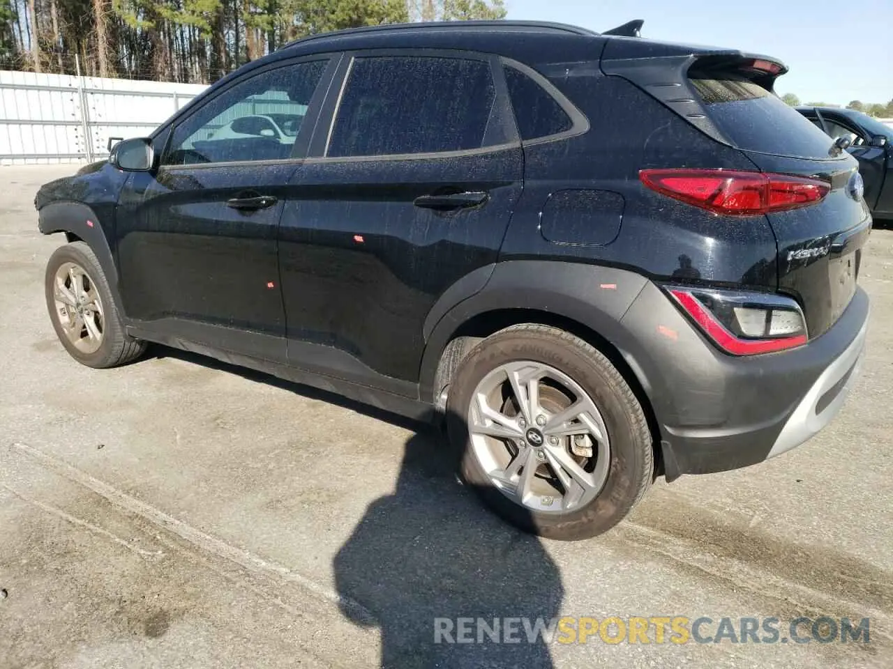 2 fotografías del automóvil dañado KM8K6CAB1PU968194 HYUNDAI KONA 2023