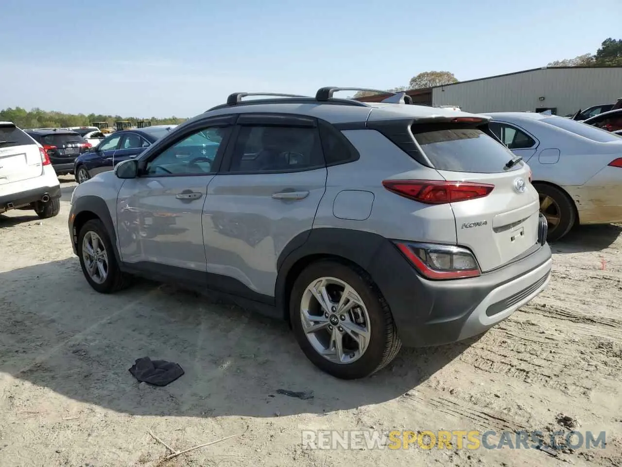 2 fotografías del automóvil dañado KM8K6CAB2PU042581 HYUNDAI KONA 2023