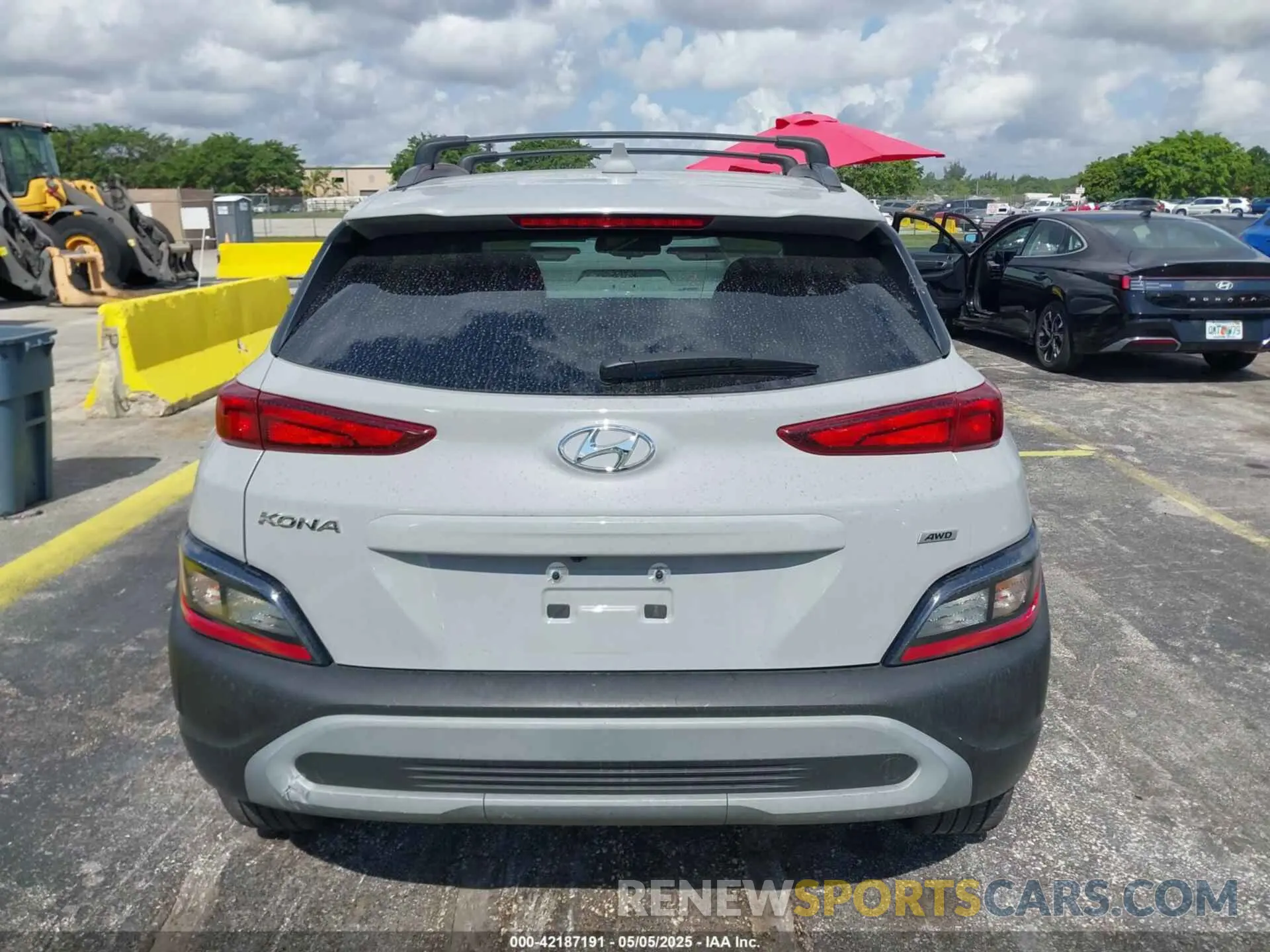 16 fotografías del automóvil dañado KM8K6CAB3PU062015 HYUNDAI KONA 2023