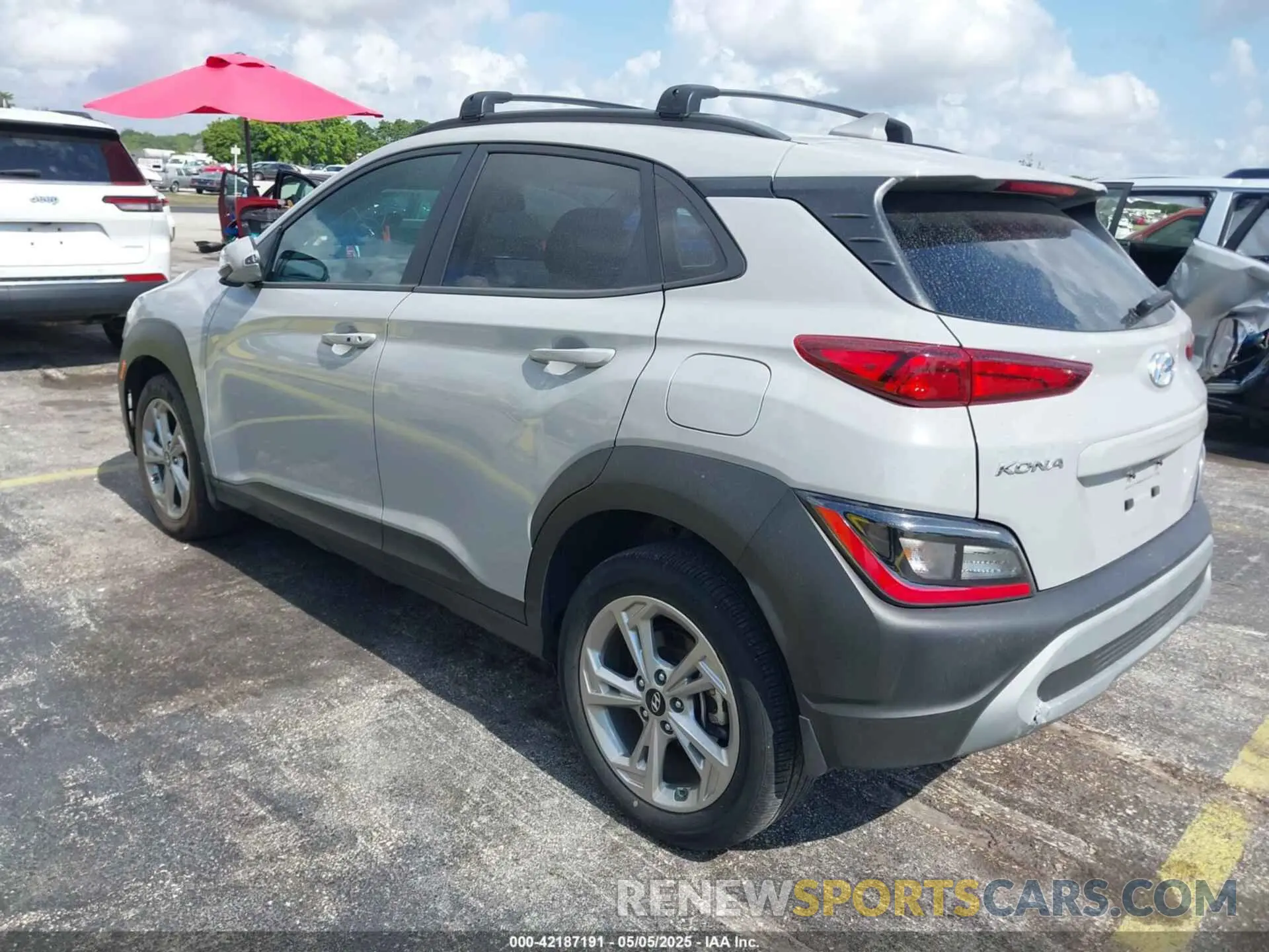 3 fotografías del automóvil dañado KM8K6CAB3PU062015 HYUNDAI KONA 2023
