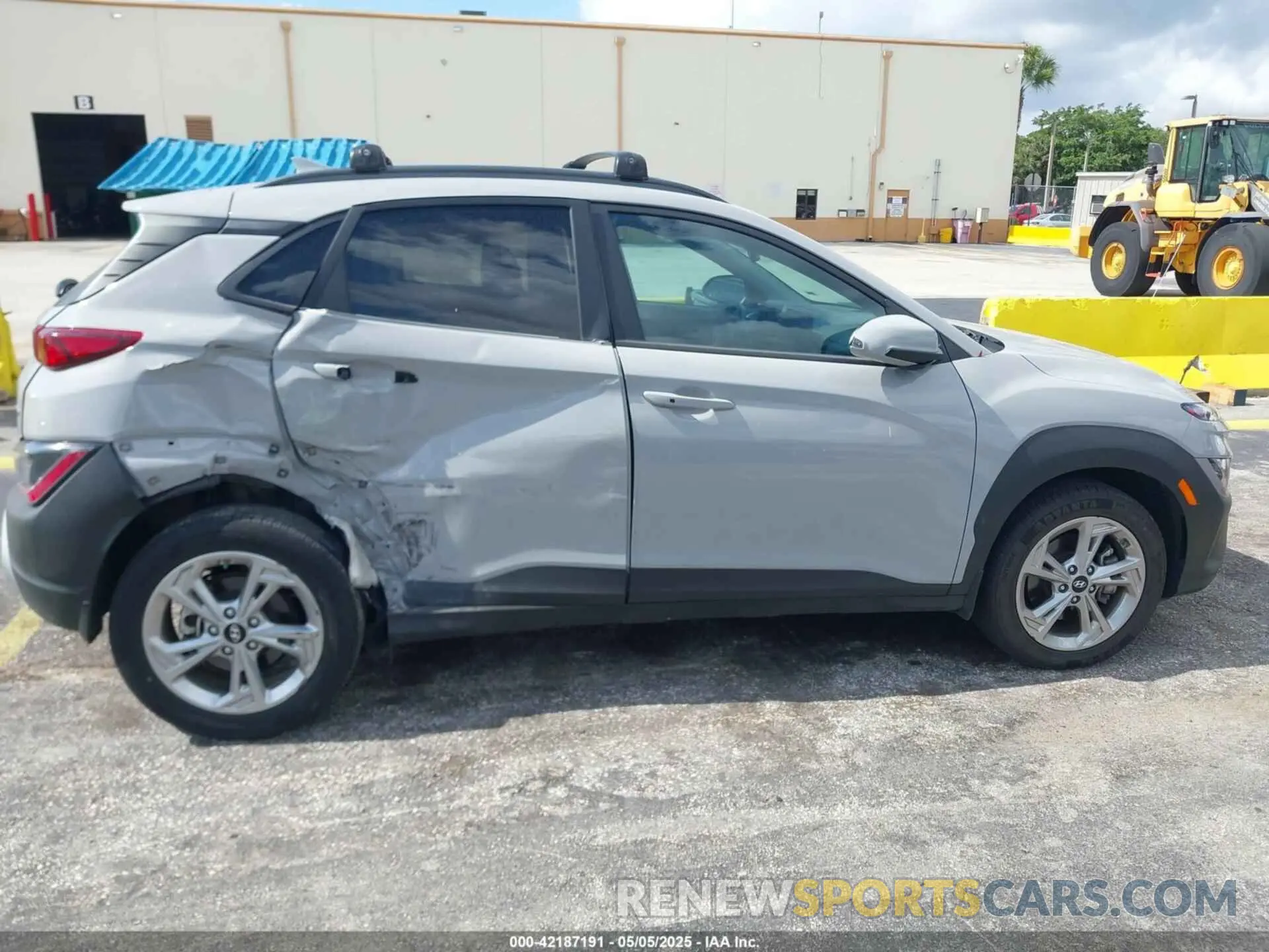 6 fotografías del automóvil dañado KM8K6CAB3PU062015 HYUNDAI KONA 2023