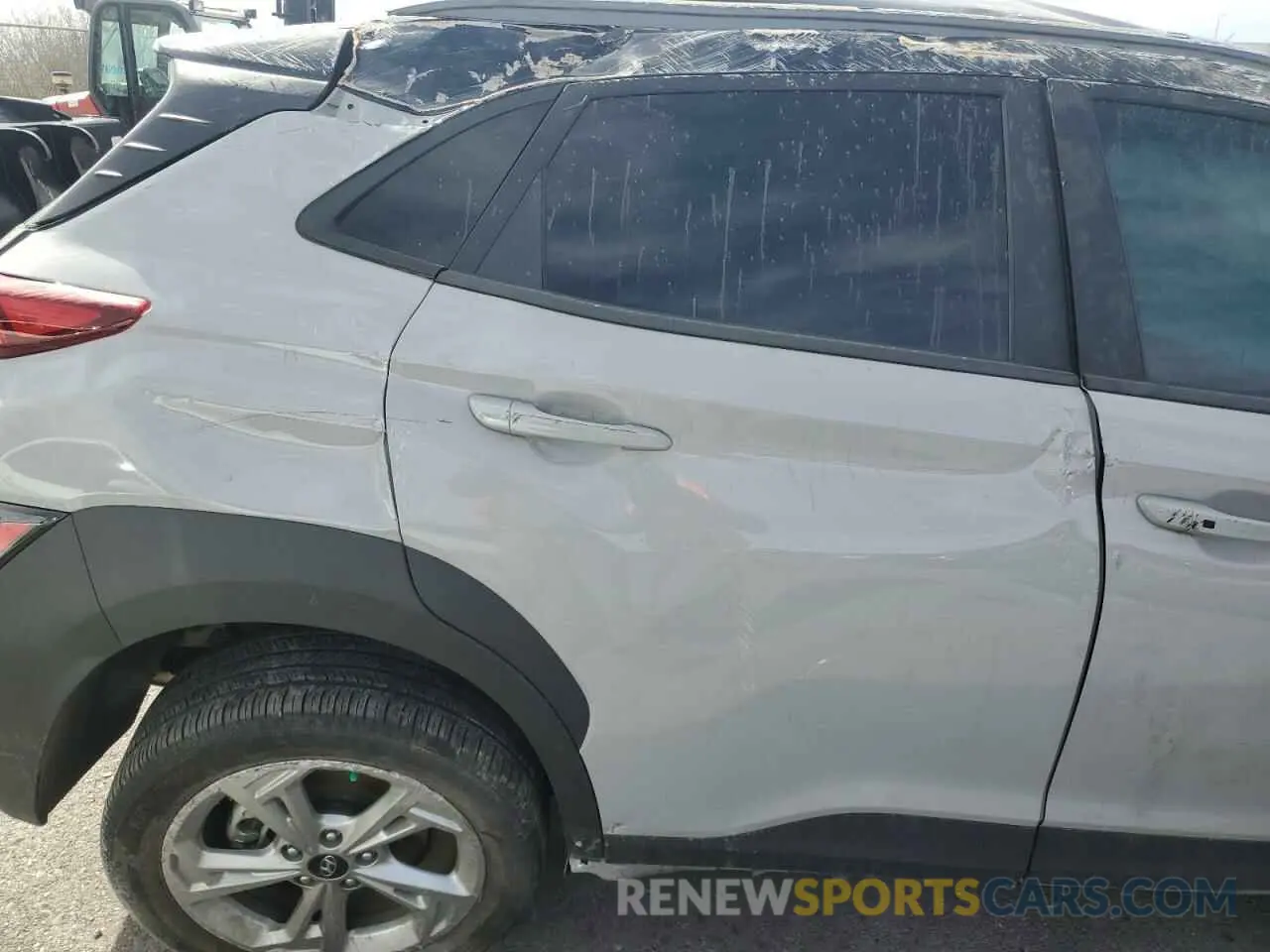 10 fotografías del automóvil dañado KM8K6CAB3PU984395 HYUNDAI KONA 2023