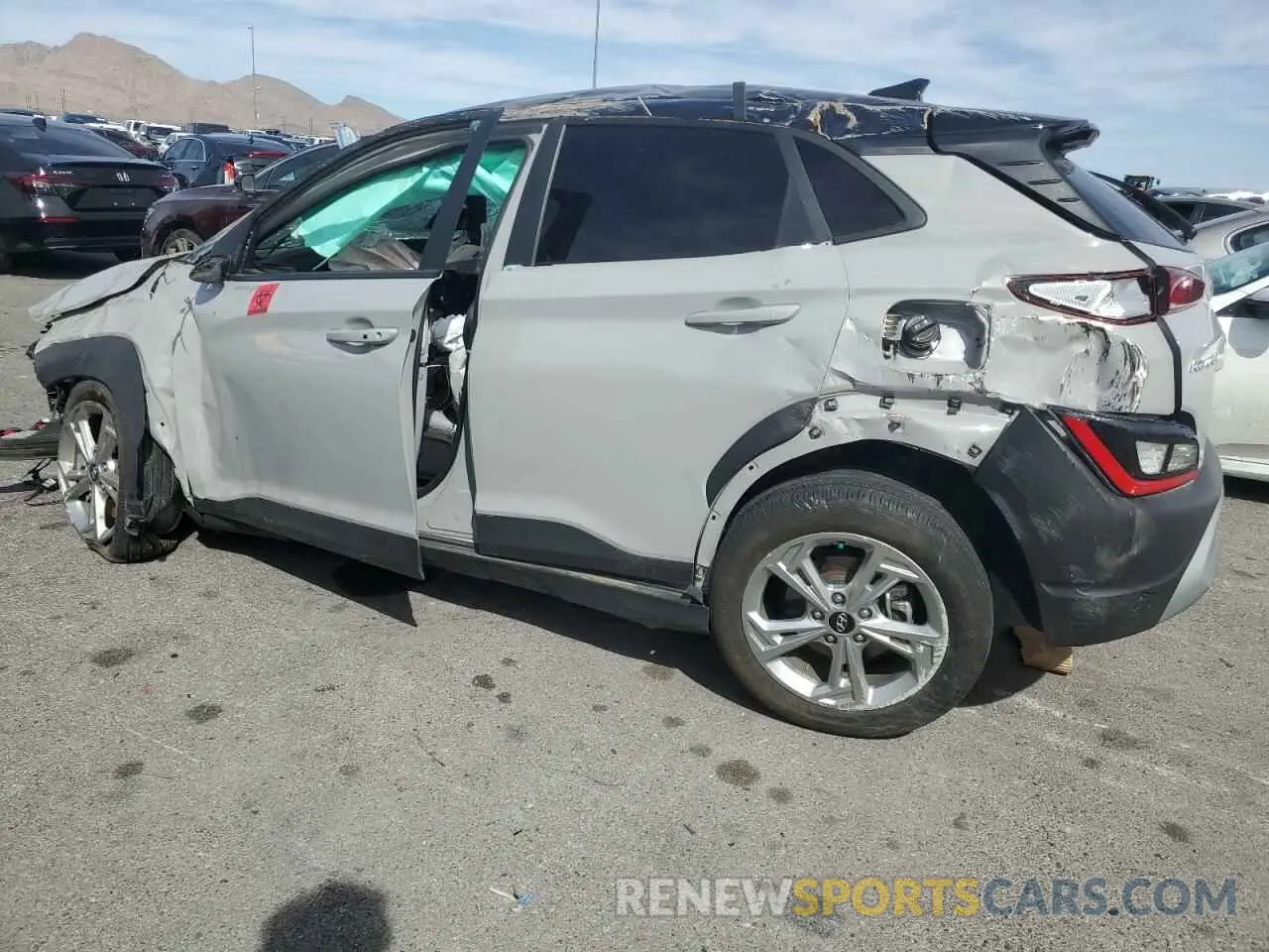2 fotografías del automóvil dañado KM8K6CAB3PU984395 HYUNDAI KONA 2023