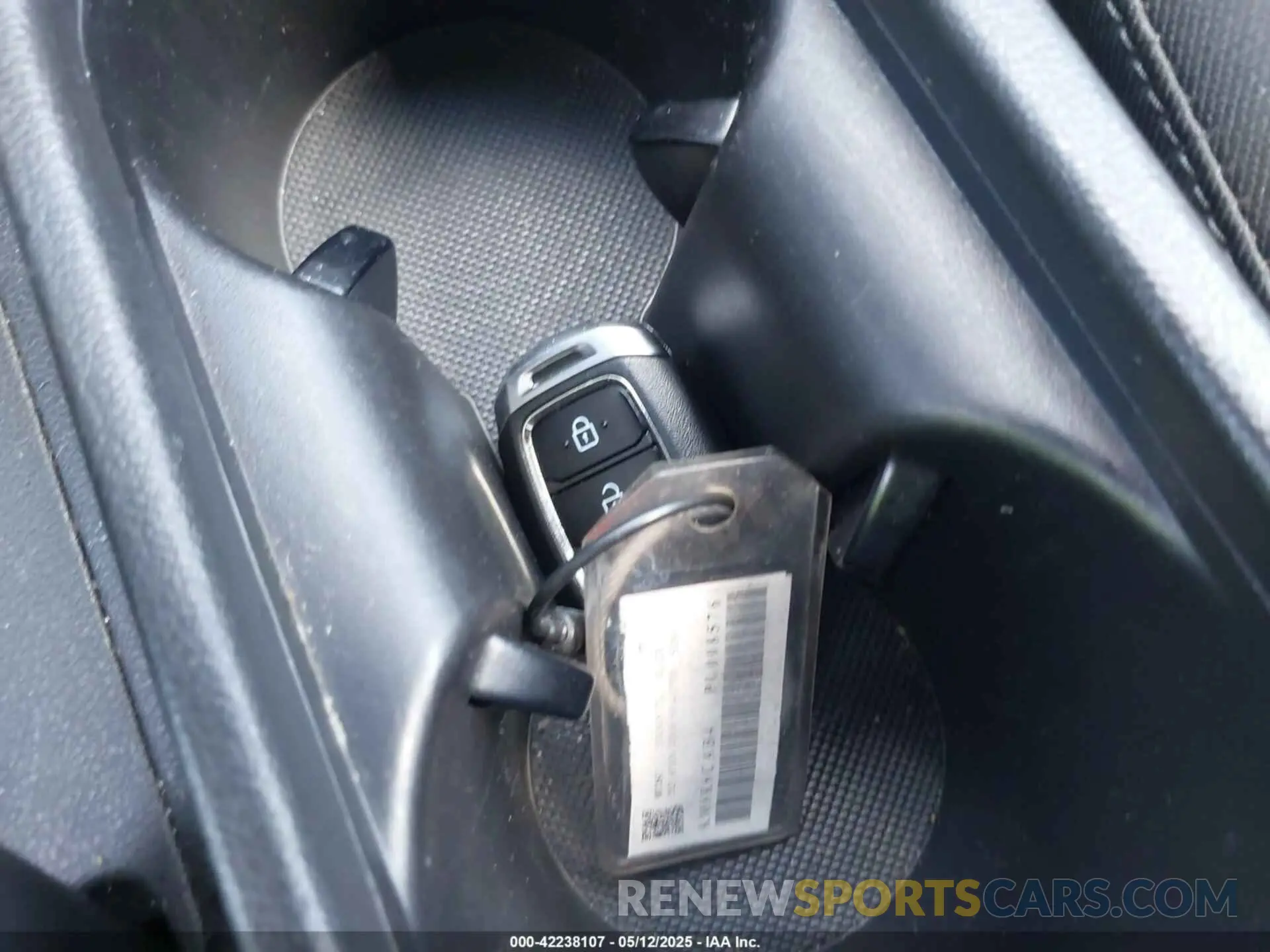 11 fotografías del automóvil dañado KM8K6CAB4PU008576 HYUNDAI KONA 2023