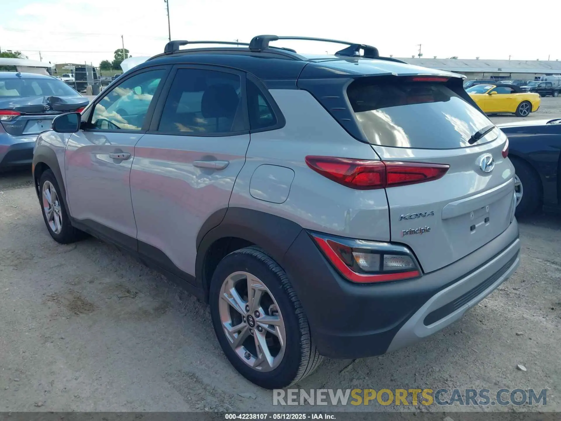 3 fotografías del automóvil dañado KM8K6CAB4PU008576 HYUNDAI KONA 2023