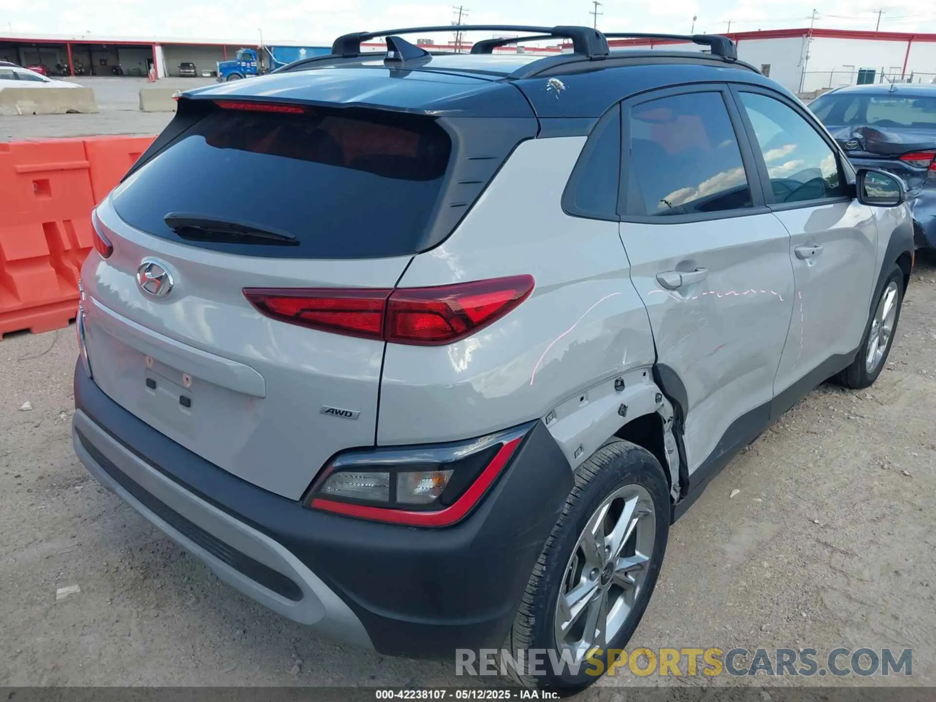 4 fotografías del automóvil dañado KM8K6CAB4PU008576 HYUNDAI KONA 2023
