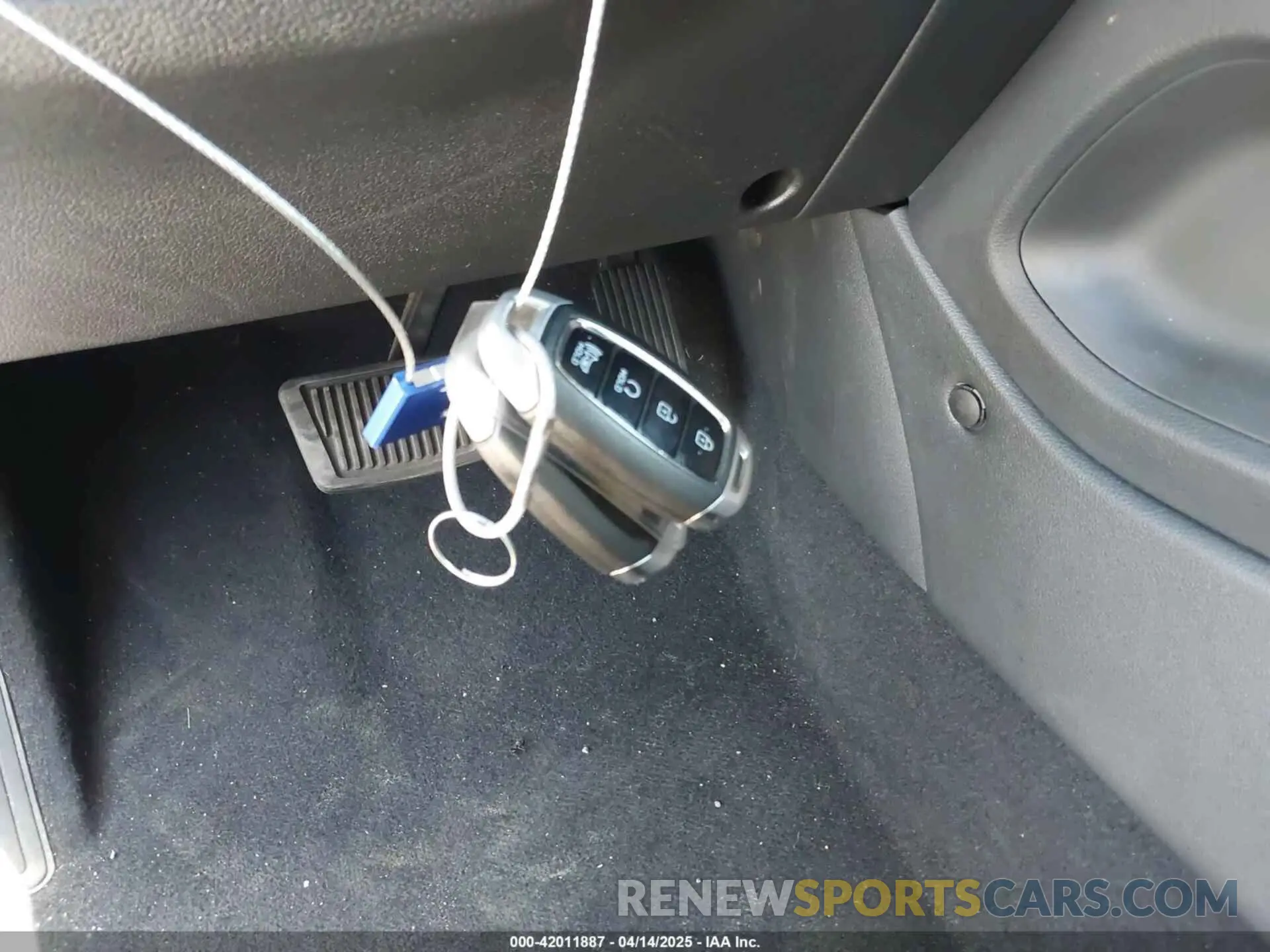 11 fotografías del automóvil dañado KM8K6CAB4PU055901 HYUNDAI KONA 2023