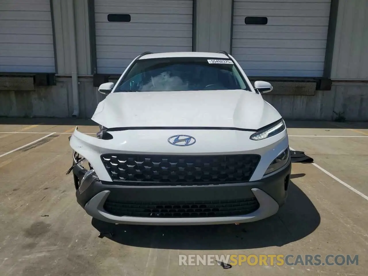5 fotografías del automóvil dañado KM8K6CAB5PU063182 HYUNDAI KONA 2023