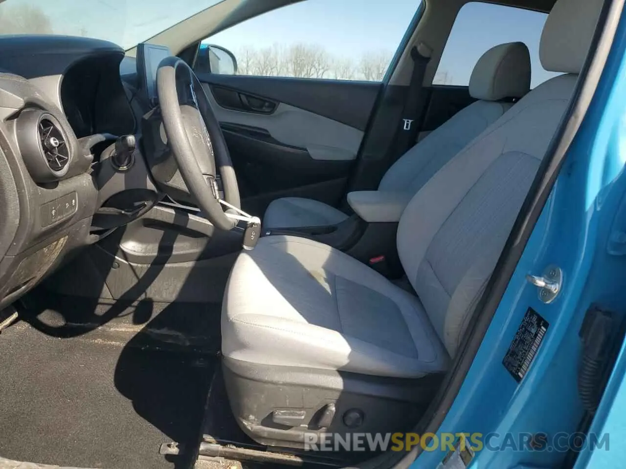 7 fotografías del automóvil dañado KM8K6CAB6PU939077 HYUNDAI KONA 2023
