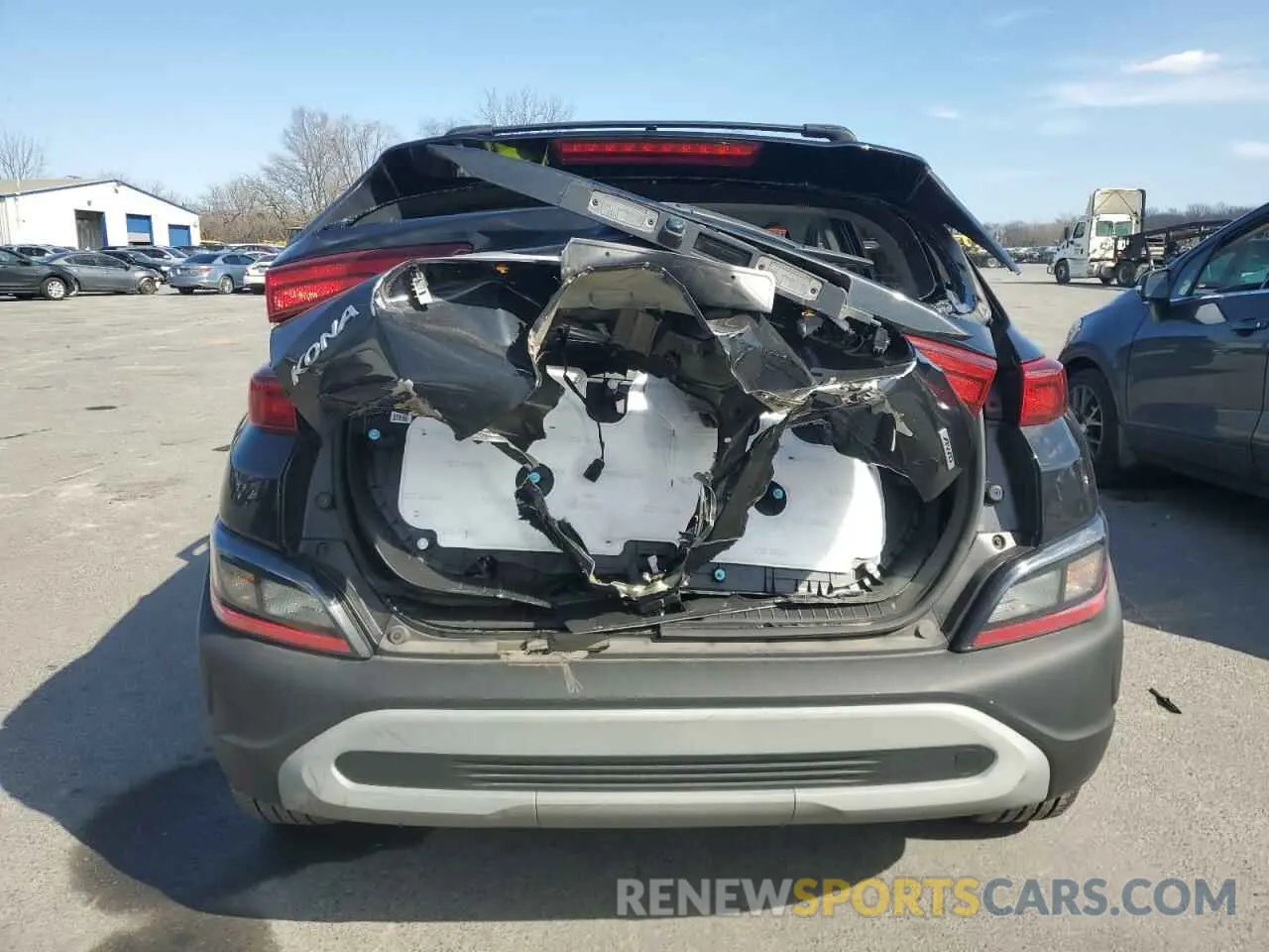 6 fotografías del automóvil dañado KM8K6CAB6PU947499 HYUNDAI KONA 2023