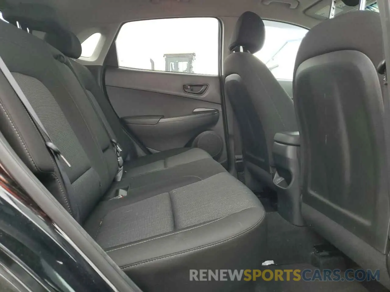 11 fotografías del automóvil dañado KM8K6CAB6PU996766 HYUNDAI KONA 2023