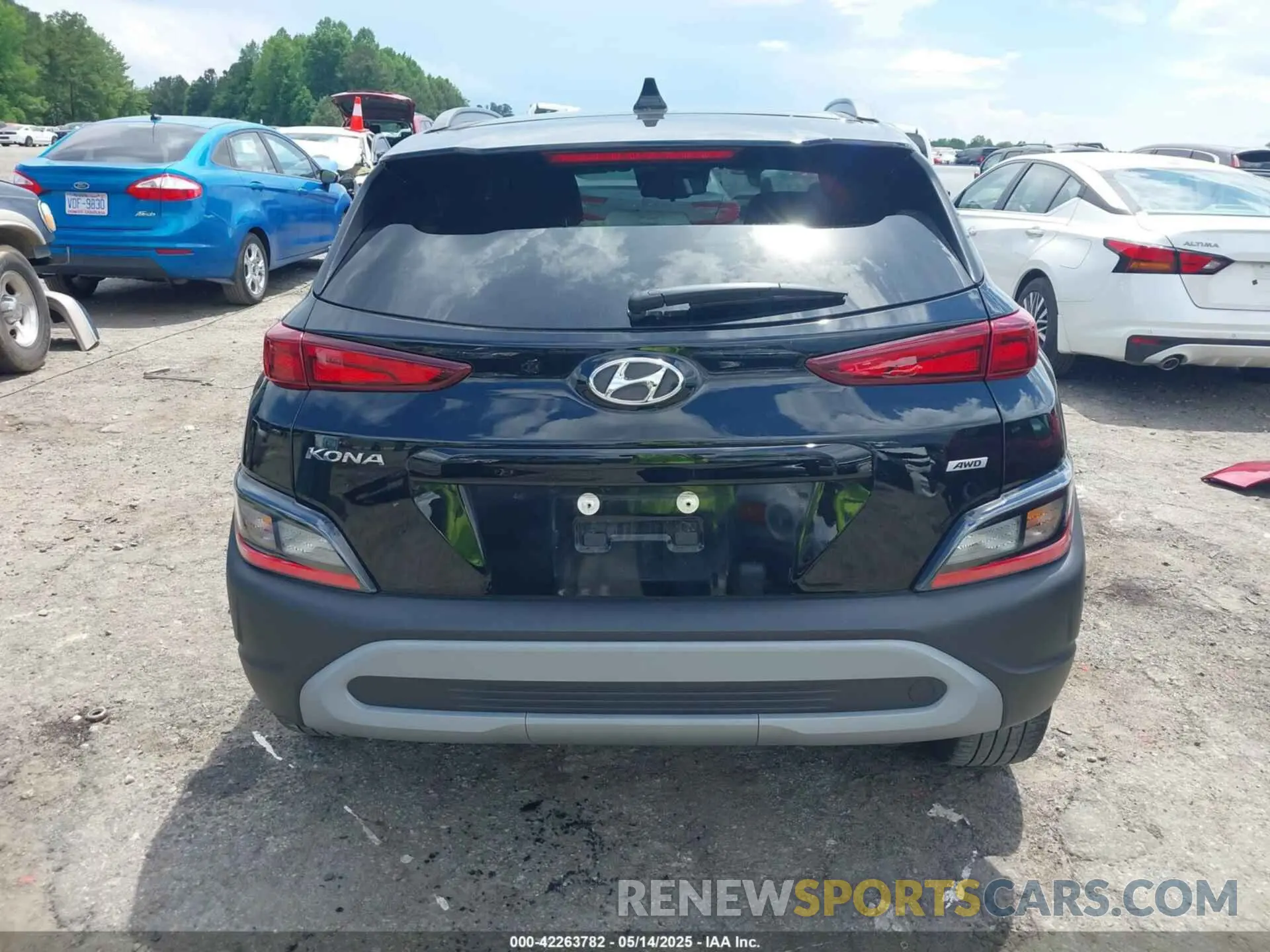 15 fotografías del automóvil dañado KM8K6CAB6PU996783 HYUNDAI KONA 2023