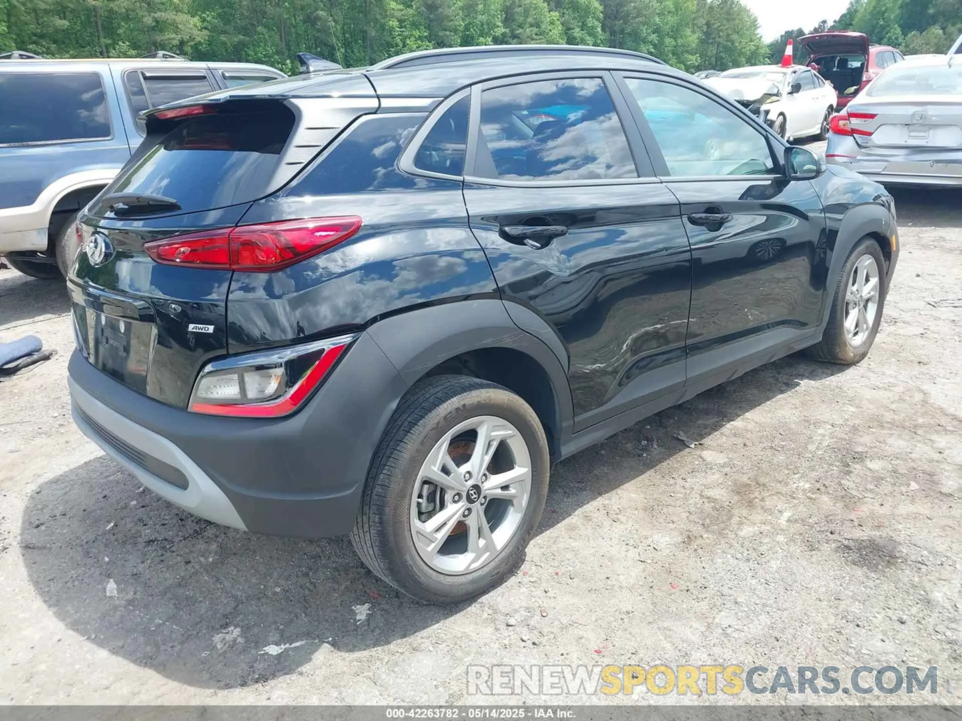 4 fotografías del automóvil dañado KM8K6CAB6PU996783 HYUNDAI KONA 2023