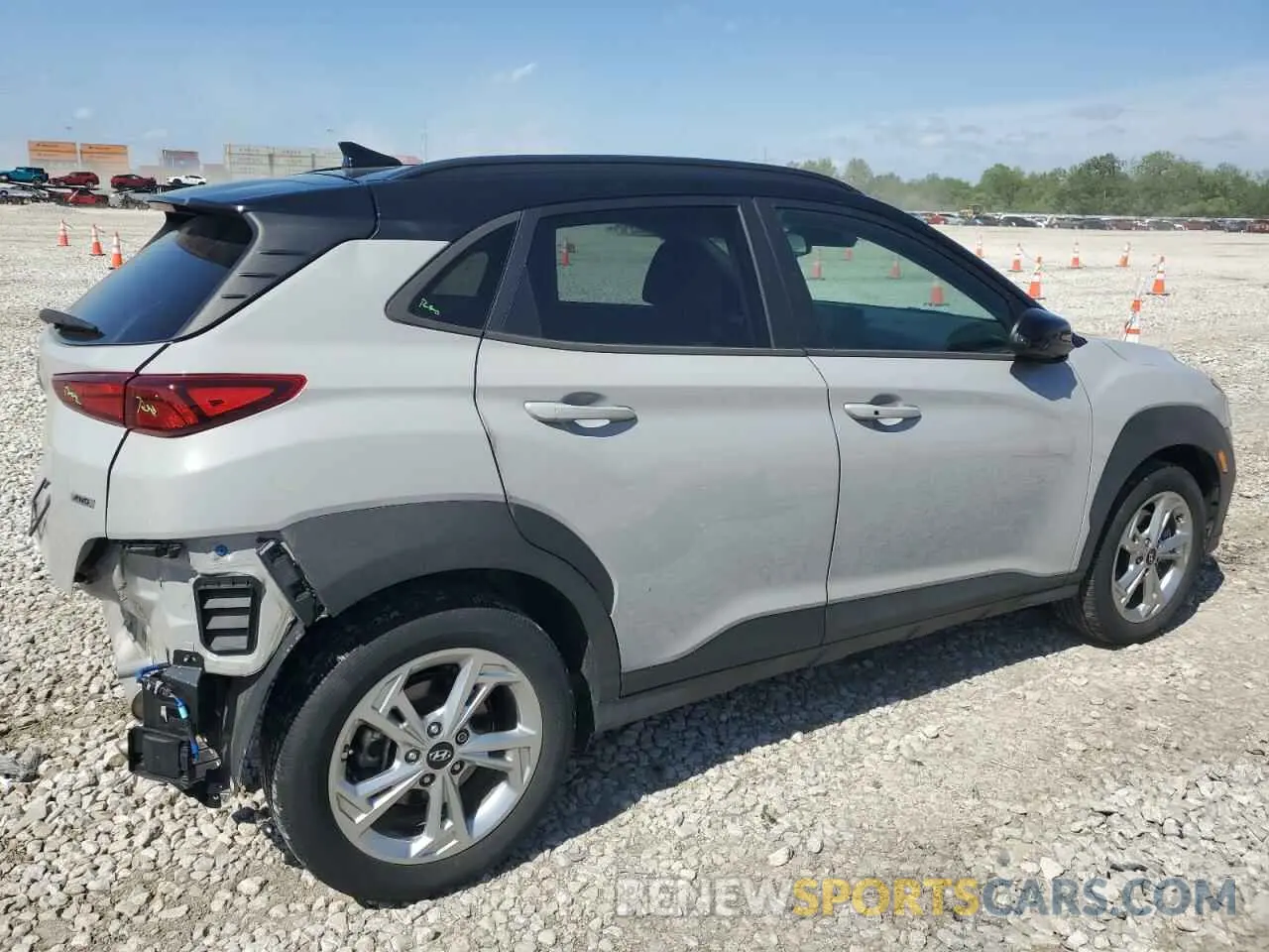 3 fotografías del automóvil dañado KM8K6CAB7PU007051 HYUNDAI KONA 2023