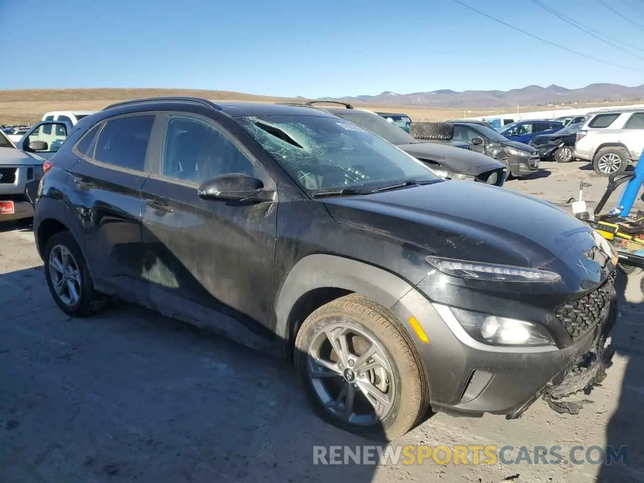 4 fotografías del automóvil dañado KM8K6CAB7PU929397 HYUNDAI KONA 2023