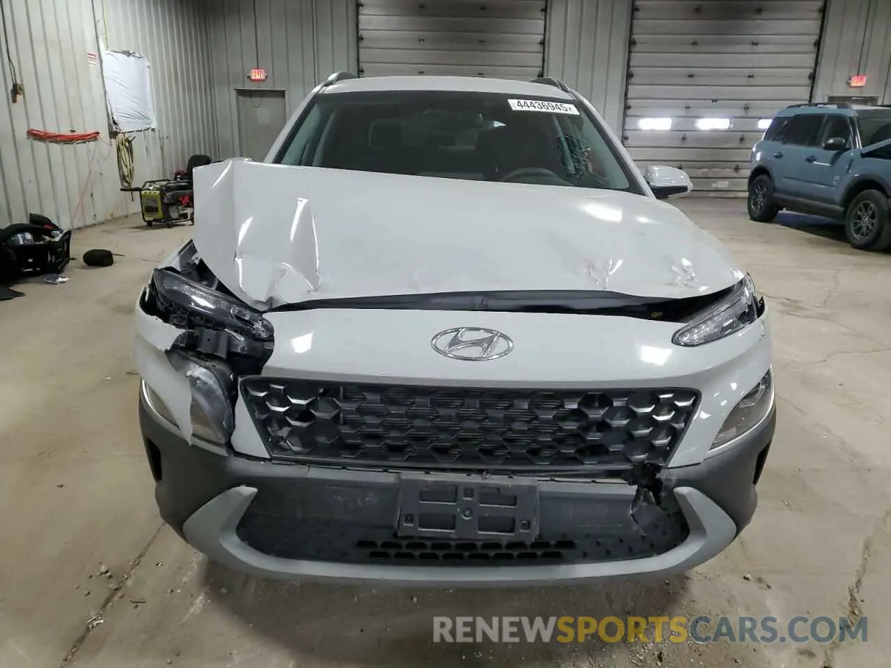 5 fotografías del automóvil dañado KM8K6CAB7PU994606 HYUNDAI KONA 2023