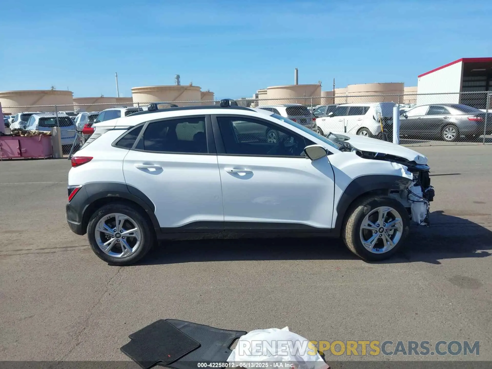 13 fotografías del automóvil dañado KM8K6CAB8PU038521 HYUNDAI KONA 2023