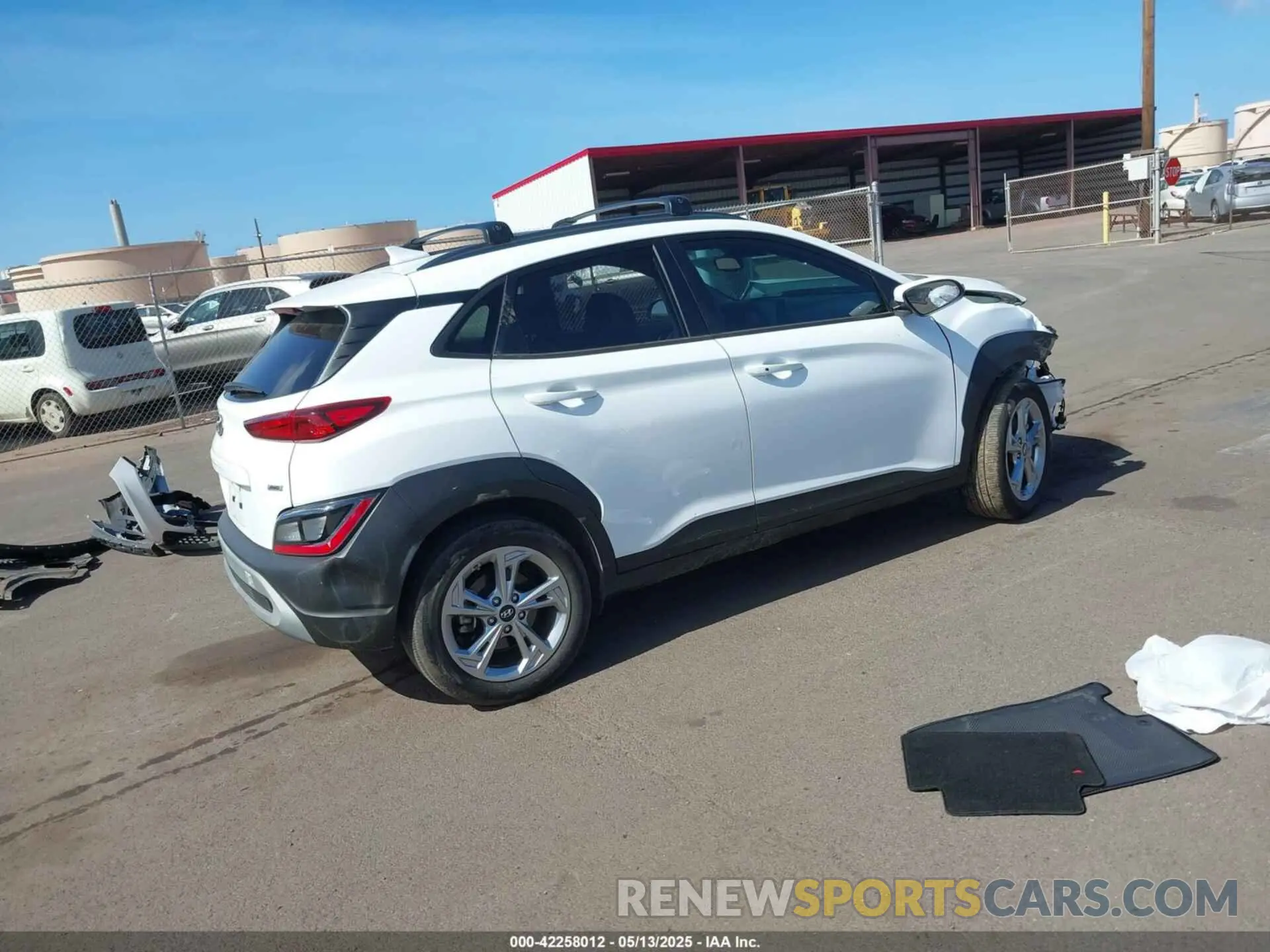 4 fotografías del automóvil dañado KM8K6CAB8PU038521 HYUNDAI KONA 2023