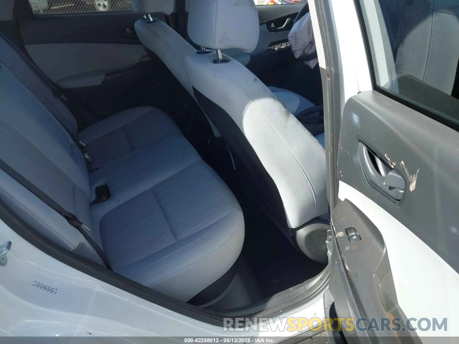 8 fotografías del automóvil dañado KM8K6CAB8PU038521 HYUNDAI KONA 2023