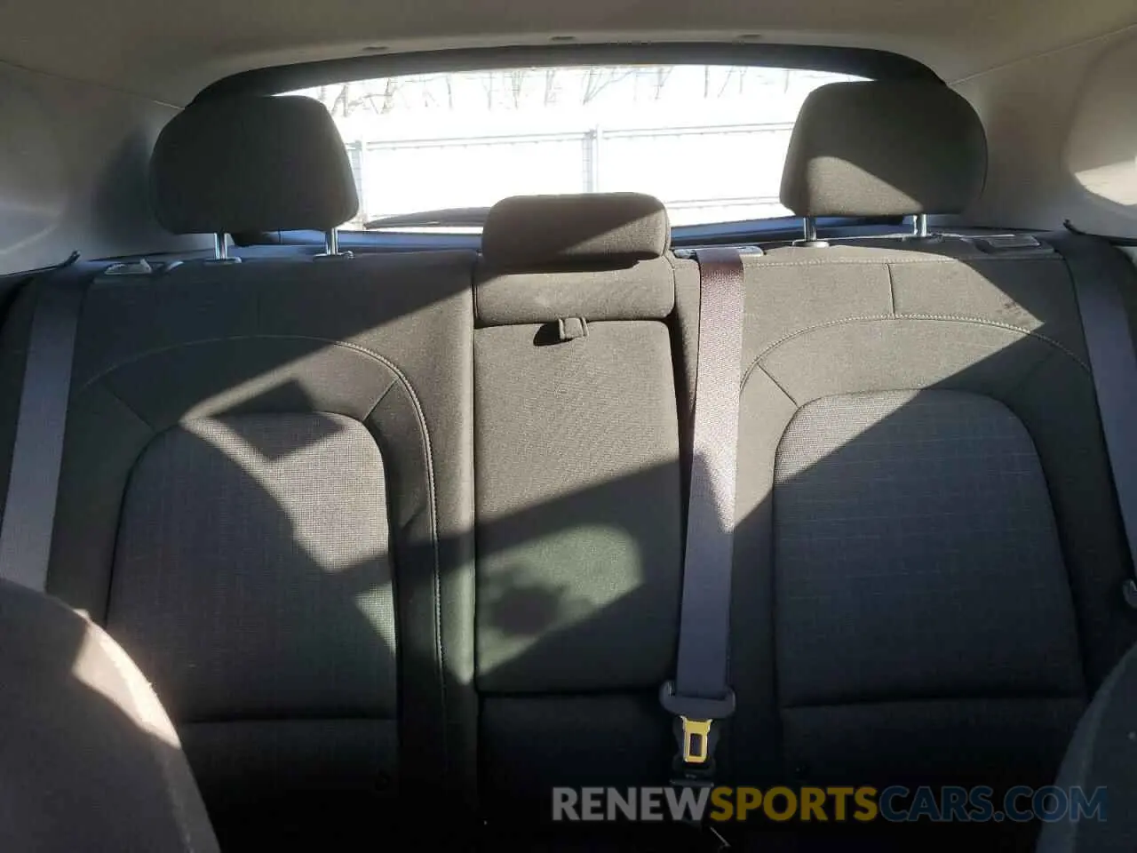10 fotografías del automóvil dañado KM8K6CAB8PU043170 HYUNDAI KONA 2023