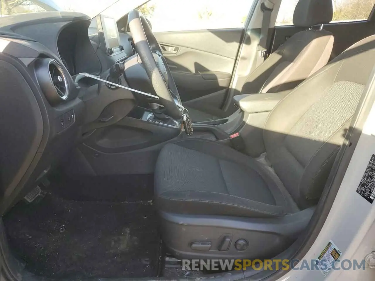 7 fotografías del automóvil dañado KM8K6CAB8PU043170 HYUNDAI KONA 2023