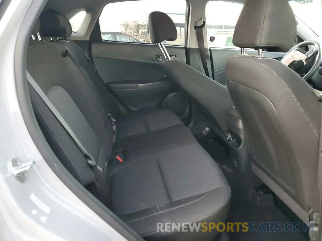 11 fotografías del automóvil dañado KM8K6CAB8PU946936 HYUNDAI KONA 2023