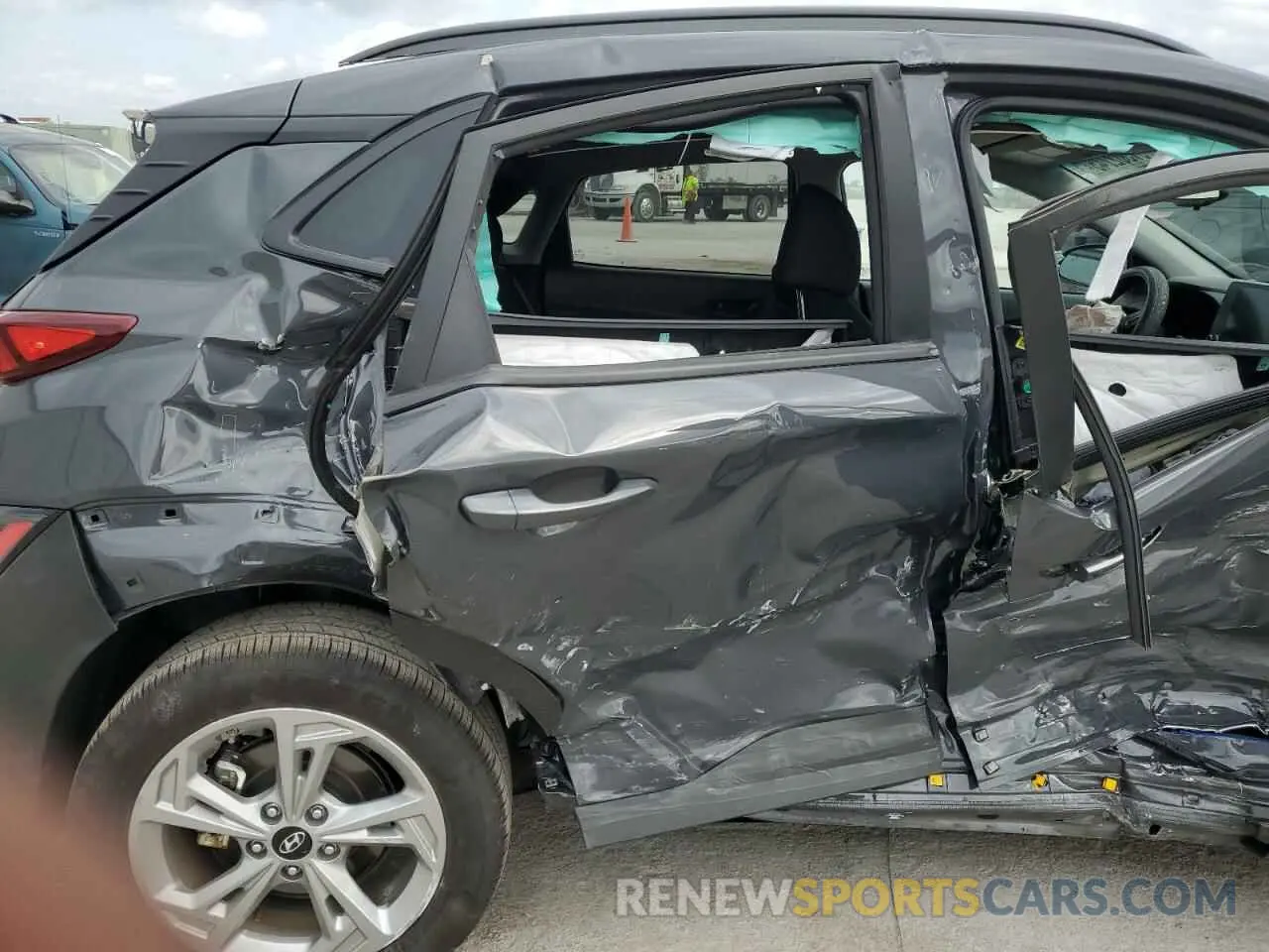 11 fotografías del automóvil dañado KM8K6CAB9PU061273 HYUNDAI KONA 2023