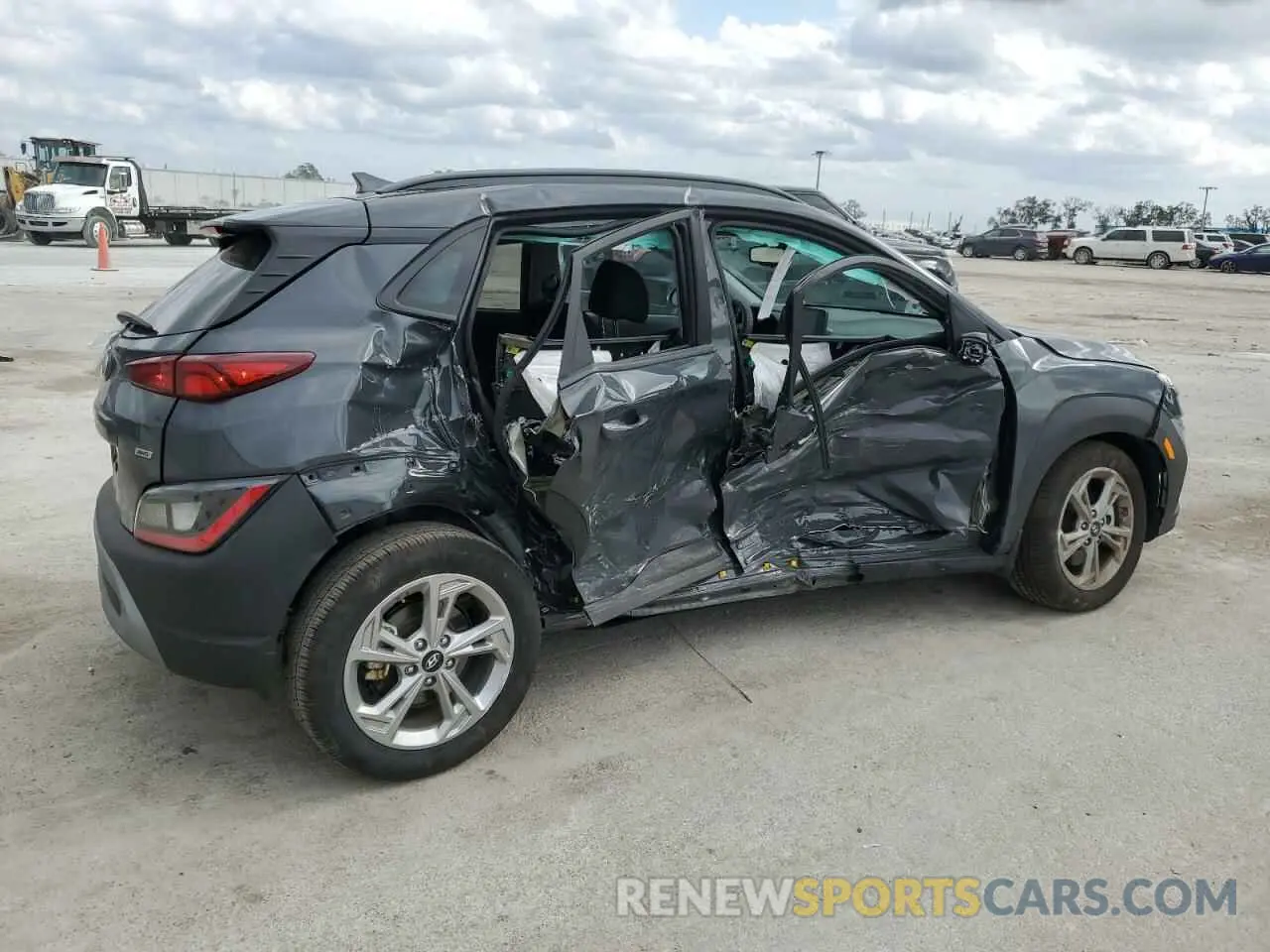 3 fotografías del automóvil dañado KM8K6CAB9PU061273 HYUNDAI KONA 2023