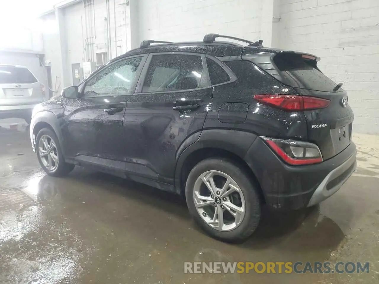 2 fotografías del automóvil dañado KM8K6CAB9PU946671 HYUNDAI KONA 2023