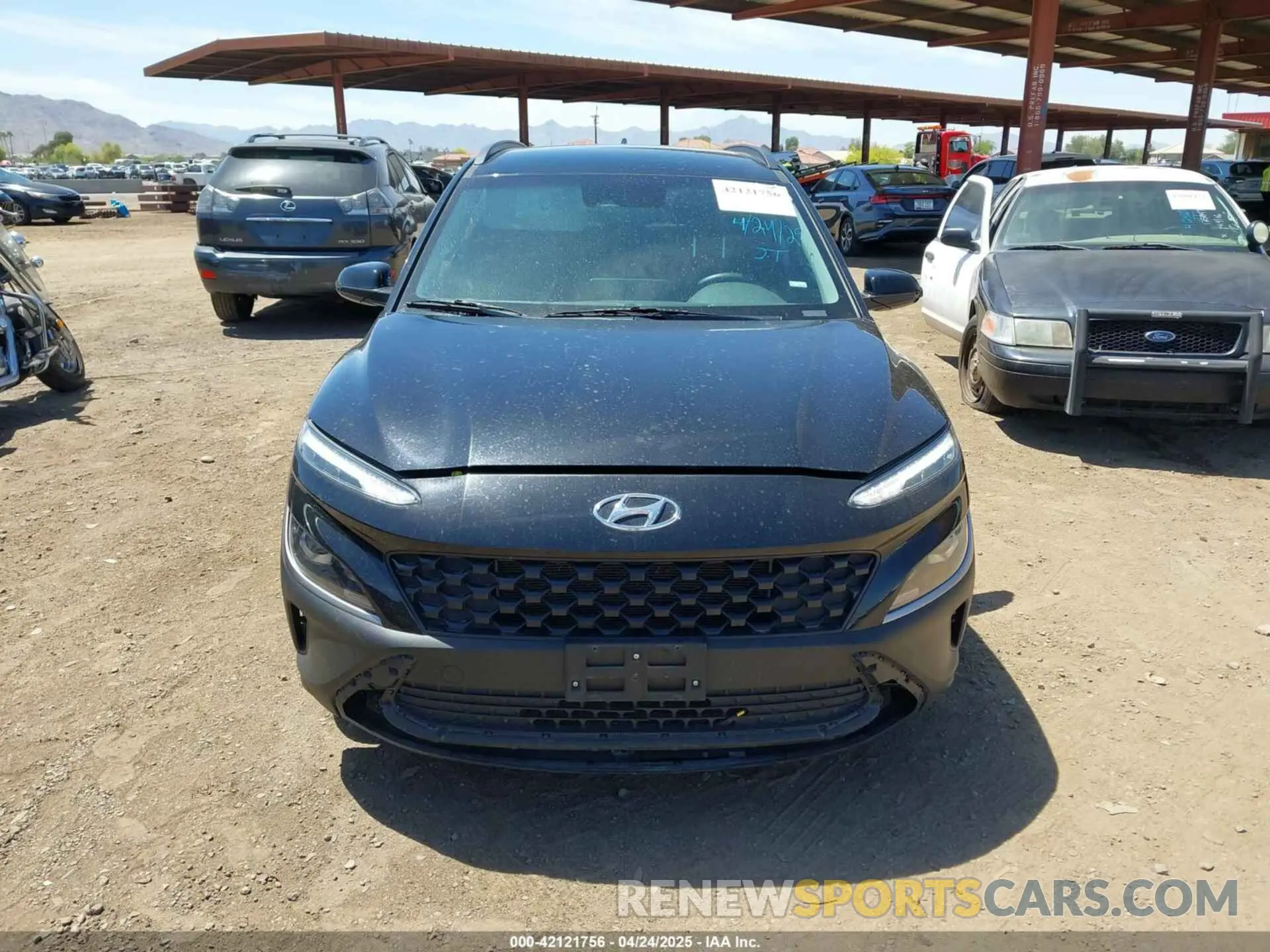 12 fotografías del automóvil dañado KM8K6CAB9PU990203 HYUNDAI KONA 2023