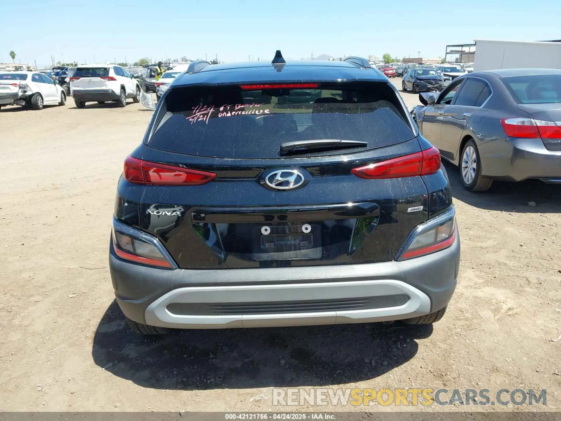 16 fotografías del automóvil dañado KM8K6CAB9PU990203 HYUNDAI KONA 2023