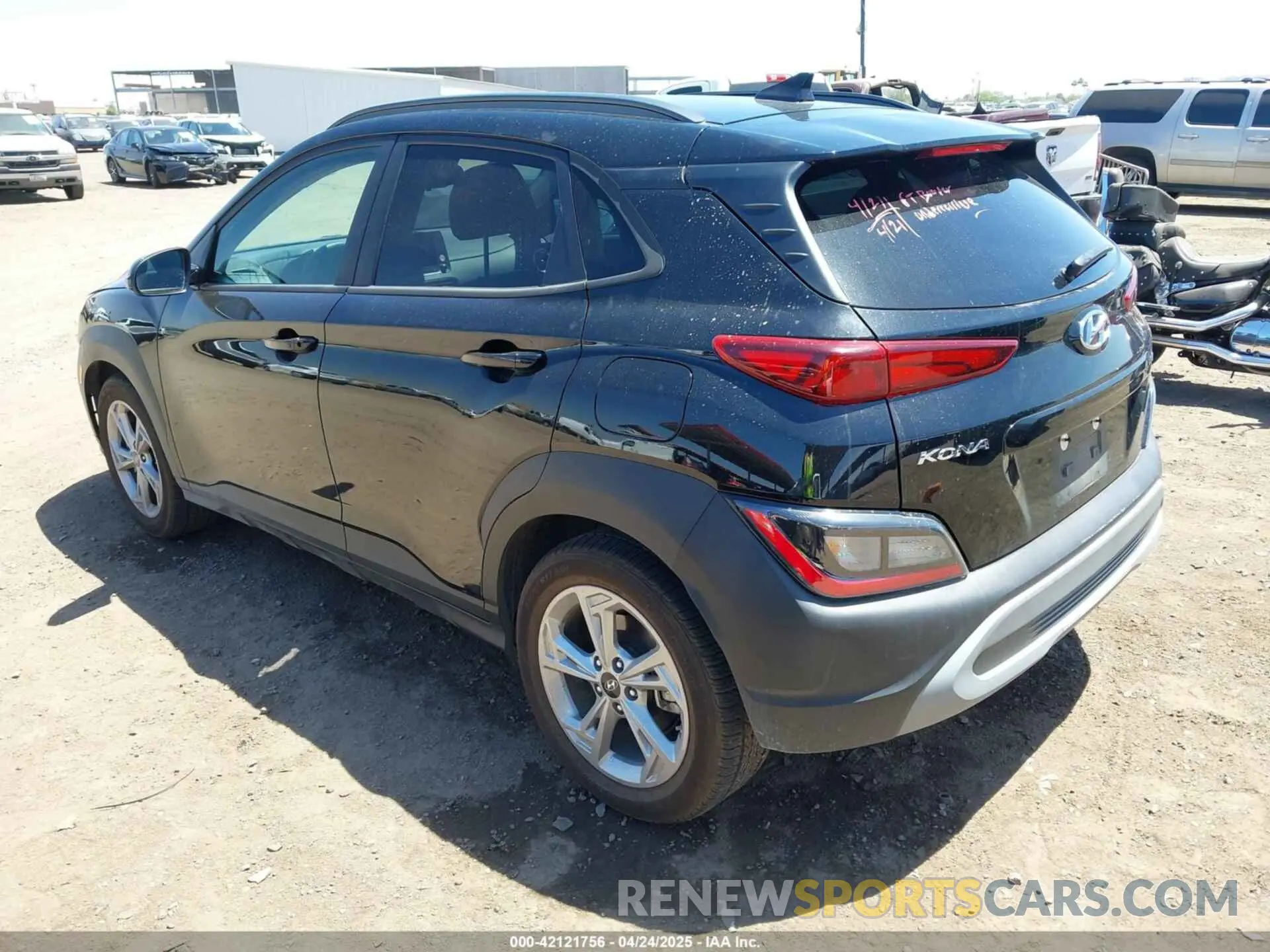 3 fotografías del automóvil dañado KM8K6CAB9PU990203 HYUNDAI KONA 2023