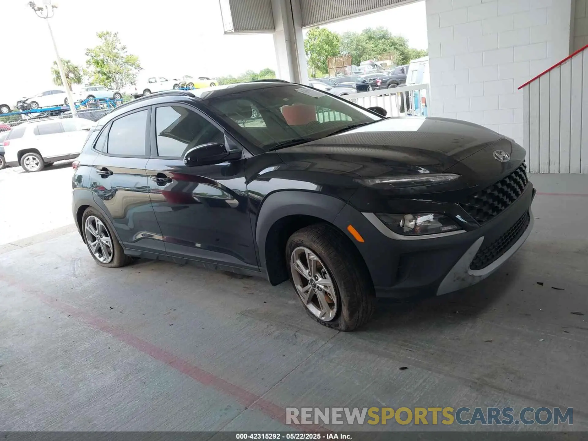 12 fotografías del automóvil dañado KM8K6CABXPU055868 HYUNDAI KONA 2023