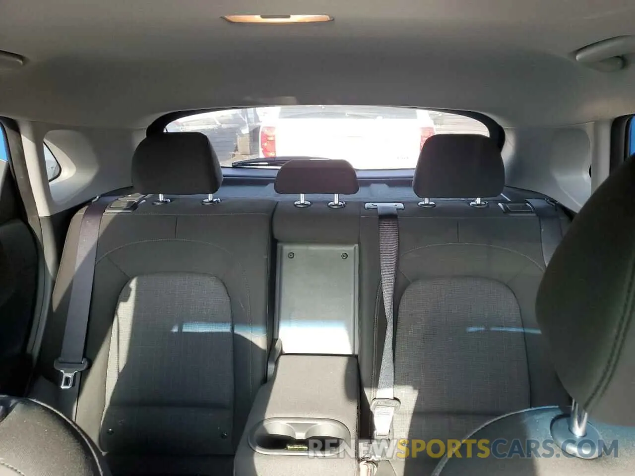 10 fotografías del automóvil dañado KM8K6CABXPU934819 HYUNDAI KONA 2023