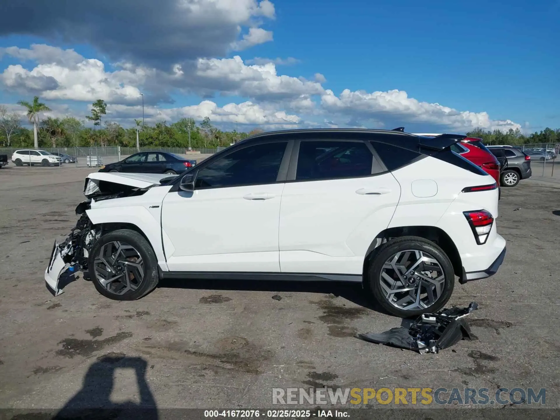 14 fotografías del automóvil dañado KM8HA3A32RU171716 HYUNDAI KONA 2024