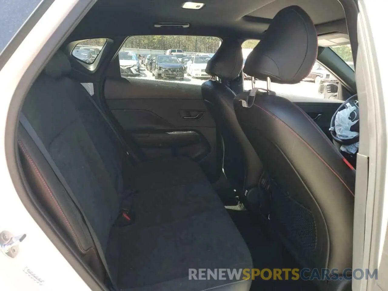 11 fotografías del automóvil dañado KM8HA3A39RU033848 HYUNDAI KONA 2024