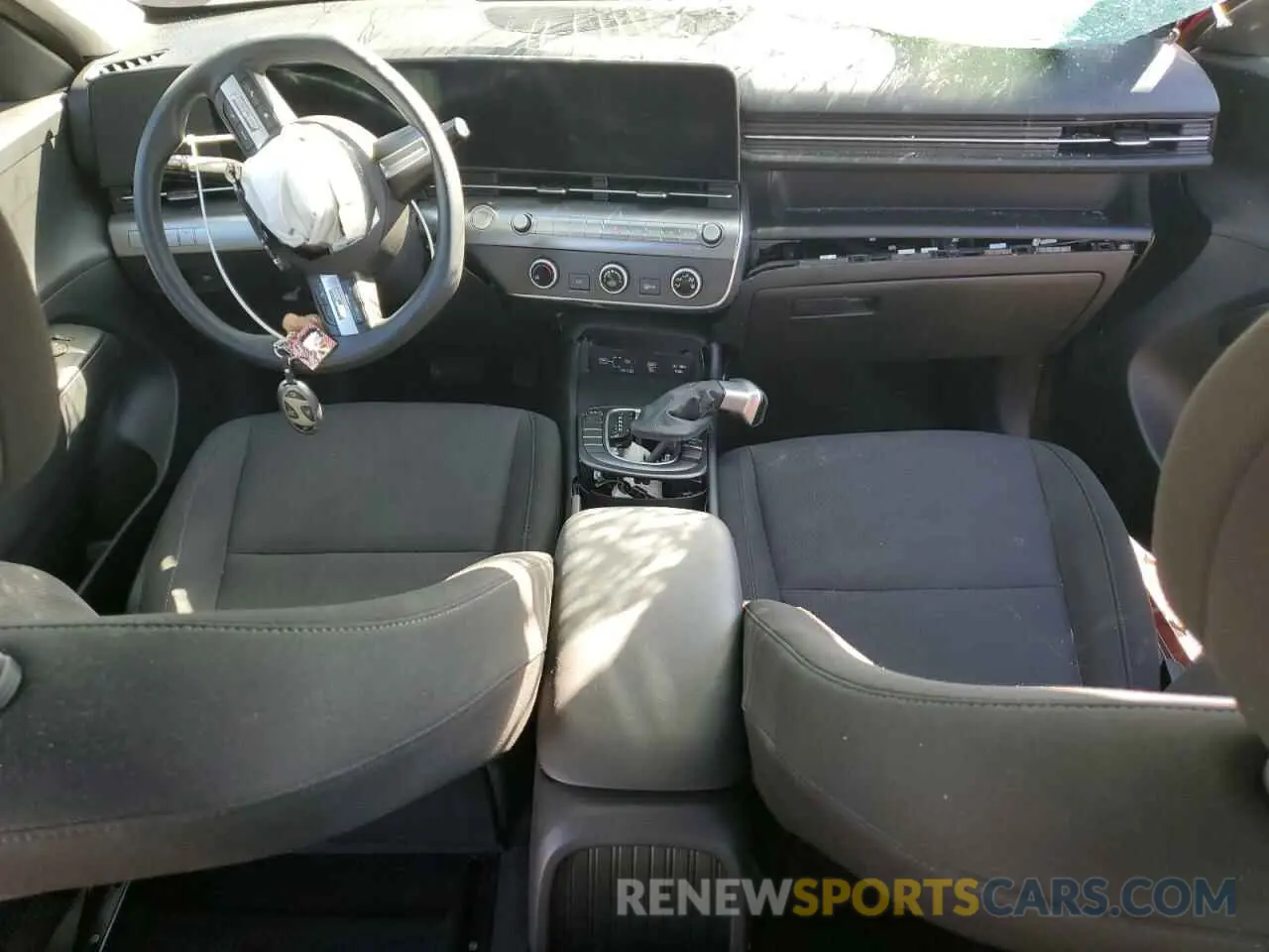 8 fotografías del automóvil dañado KM8HA3AB0RU046818 HYUNDAI KONA 2024