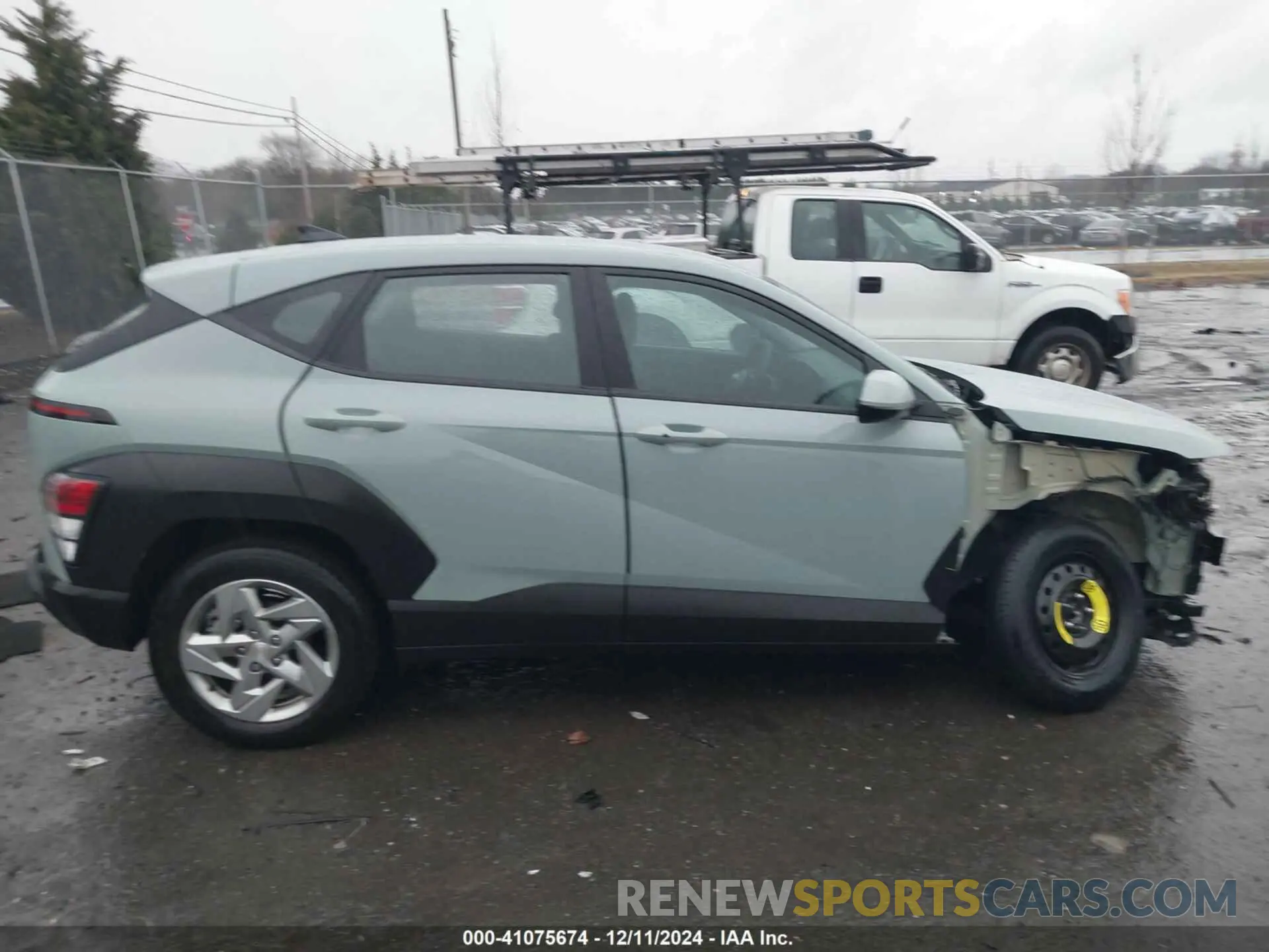 14 fotografías del automóvil dañado KM8HA3AB6RU116418 HYUNDAI KONA 2024