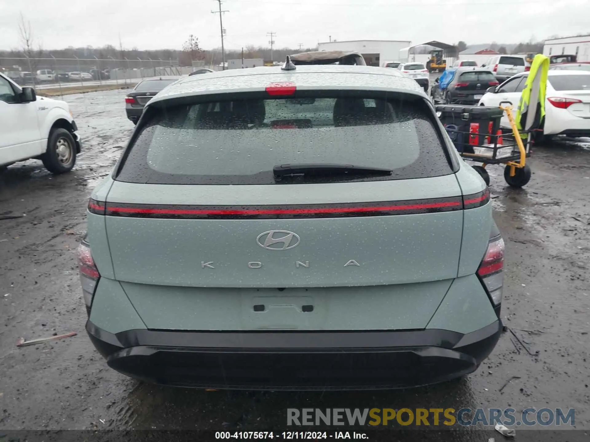 17 fotografías del automóvil dañado KM8HA3AB6RU116418 HYUNDAI KONA 2024
