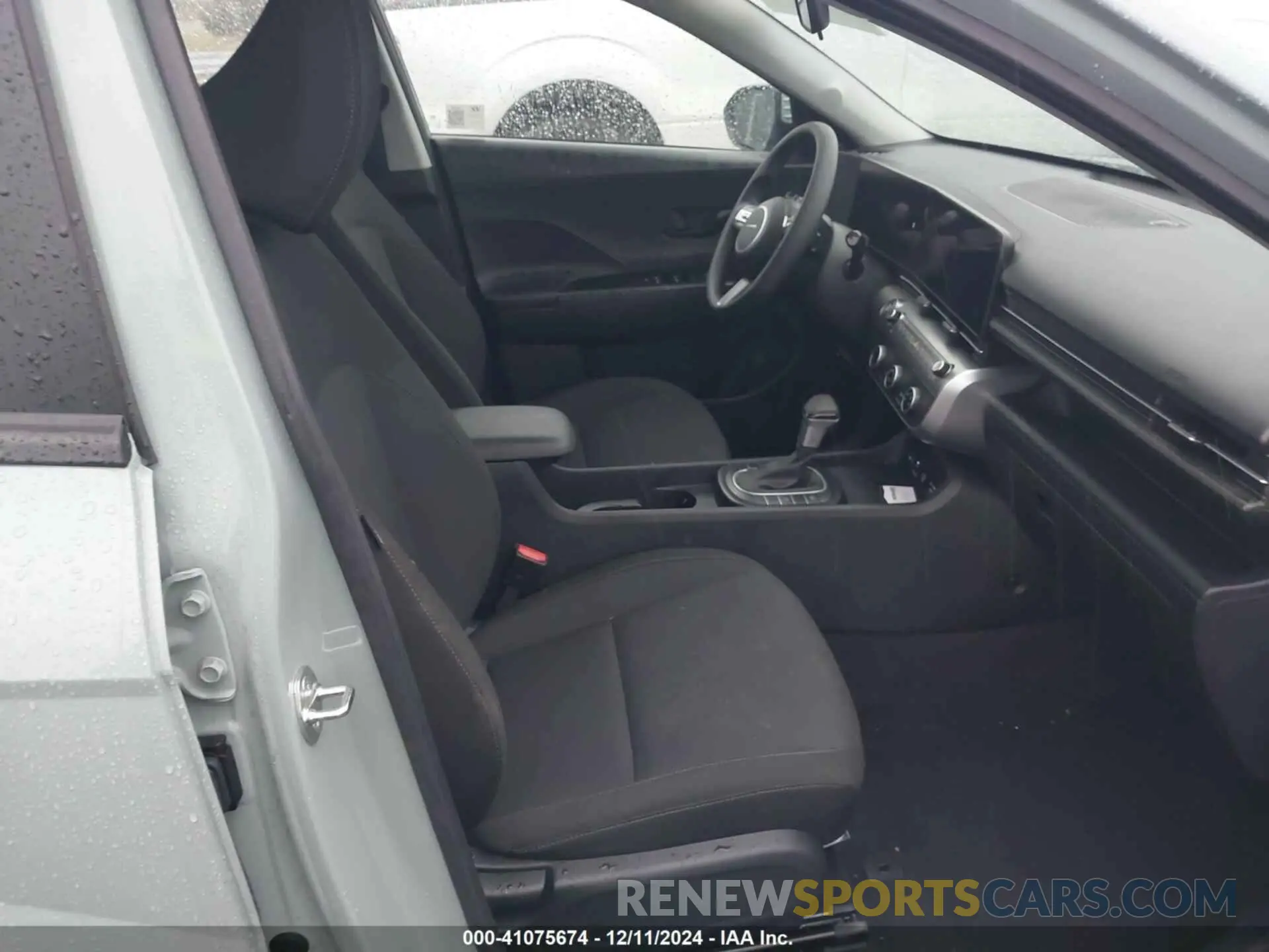 5 fotografías del automóvil dañado KM8HA3AB6RU116418 HYUNDAI KONA 2024