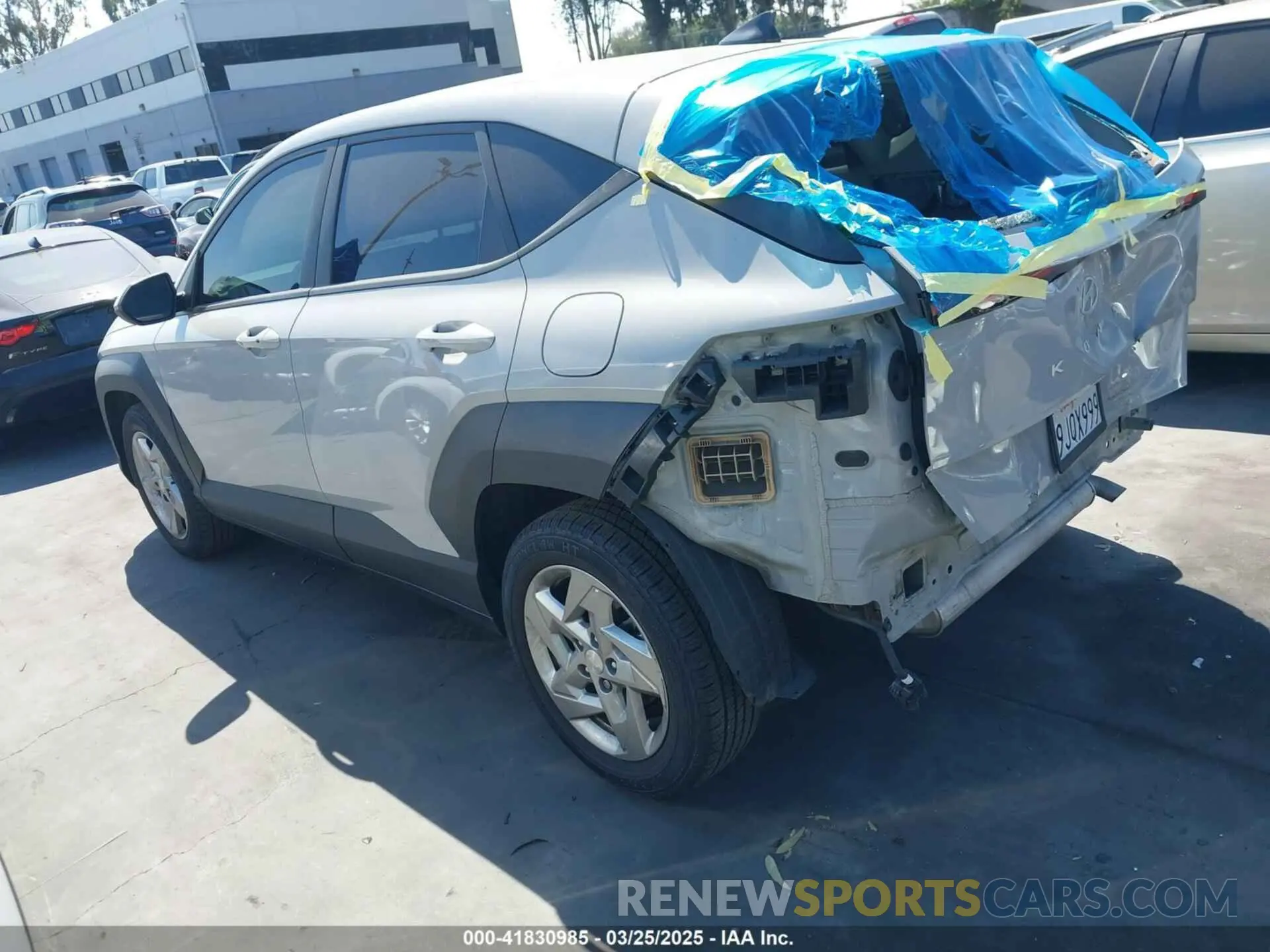 3 fotografías del automóvil dañado KM8HA3AB7RU041986 HYUNDAI KONA 2024