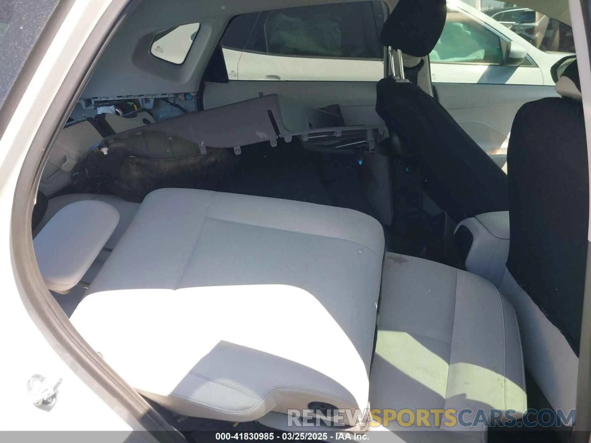 8 fotografías del automóvil dañado KM8HA3AB7RU041986 HYUNDAI KONA 2024
