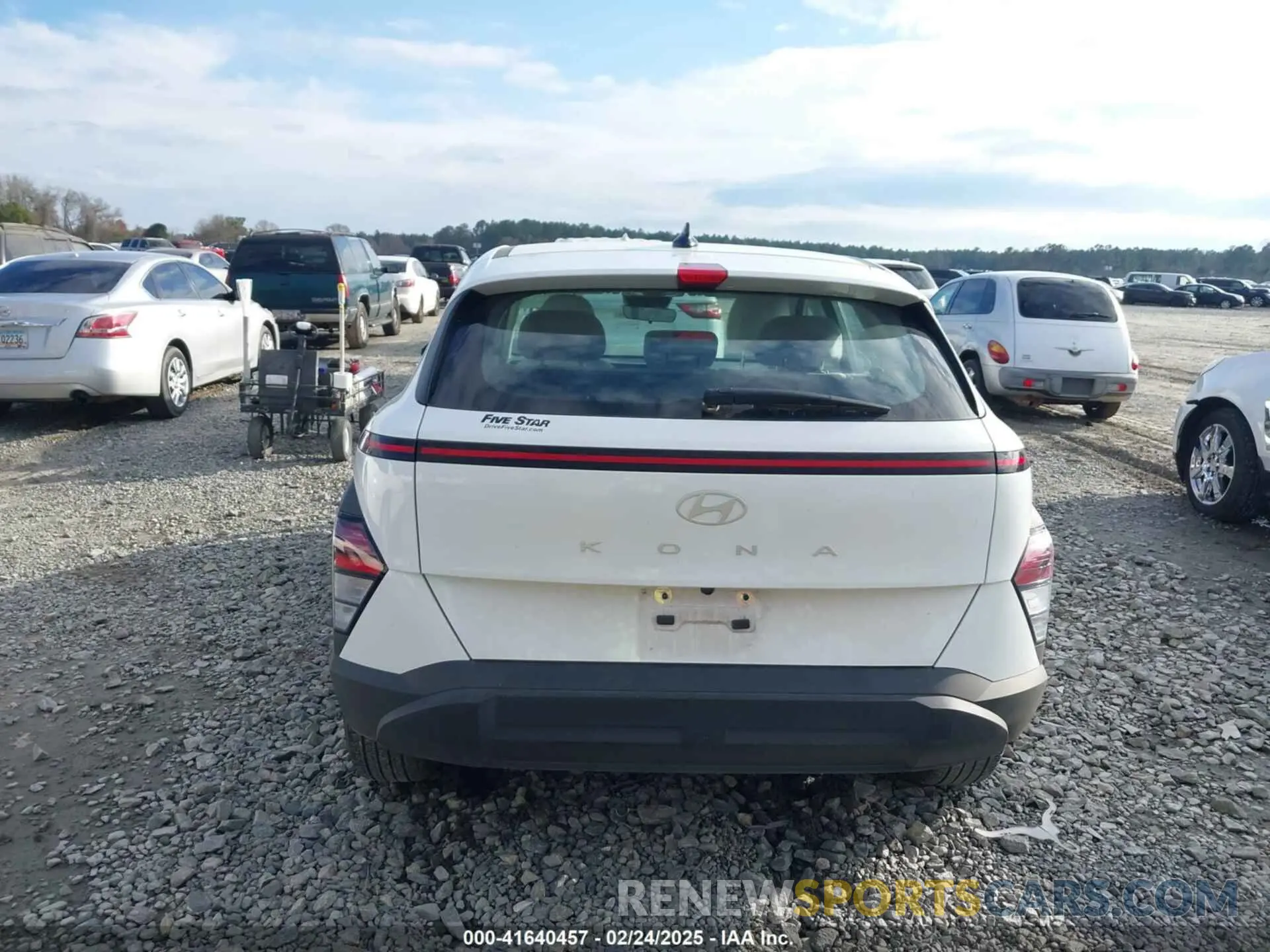 16 fotografías del automóvil dañado KM8HA3ABXRU112114 HYUNDAI KONA 2024