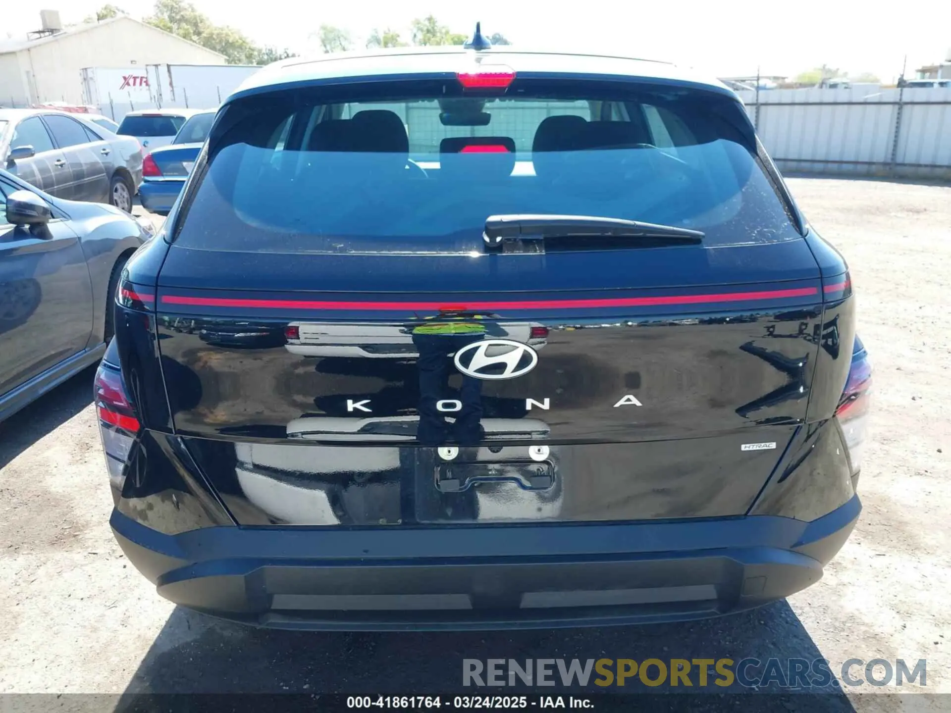 17 fotografías del automóvil dañado KM8HACAB2RU070067 HYUNDAI KONA 2024